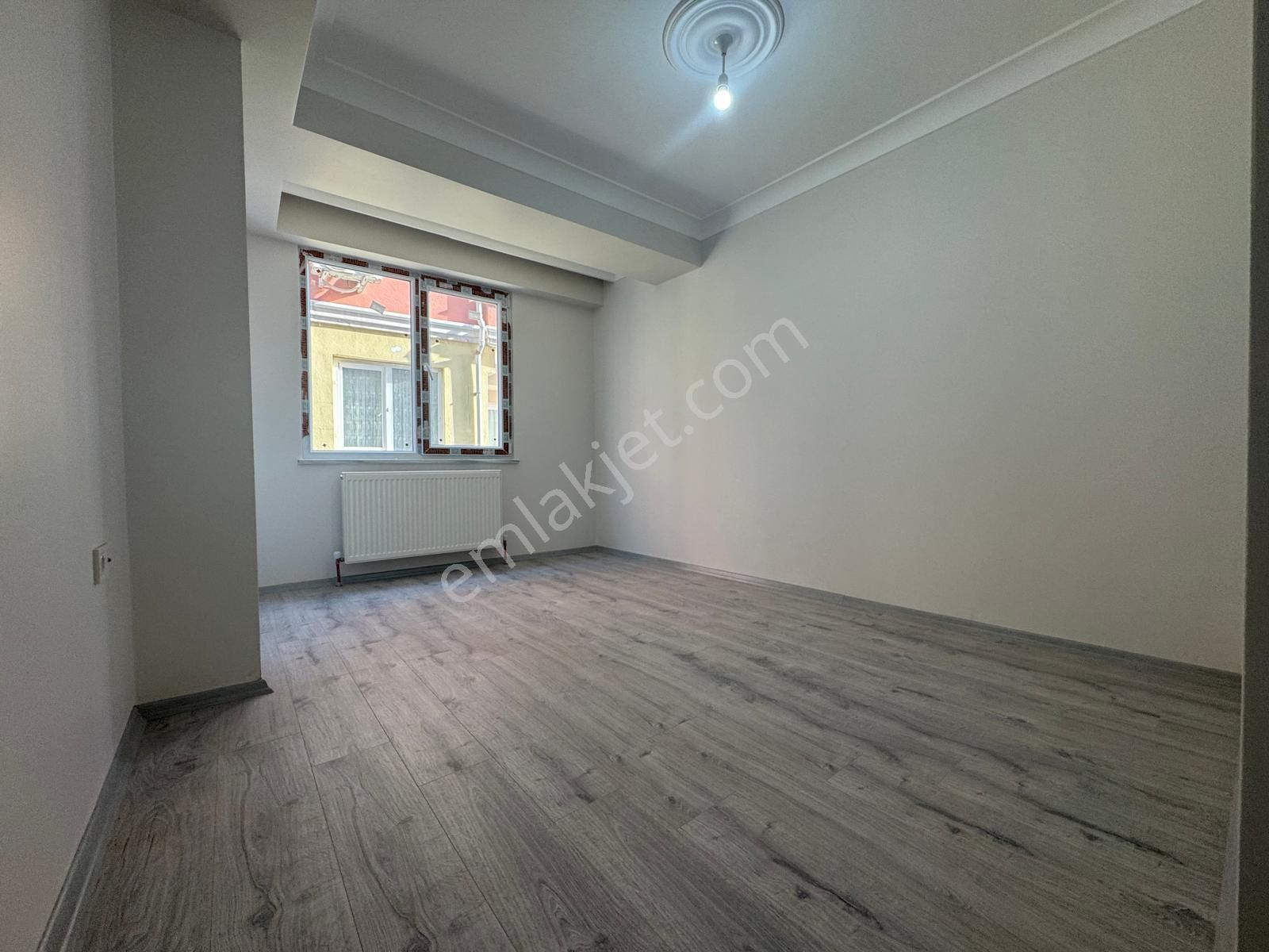 Yıldız Dan Hürriyette Metrobüse Yakın Sıfır Lüx 2+1 Ara Kat Daire - Görsel 5