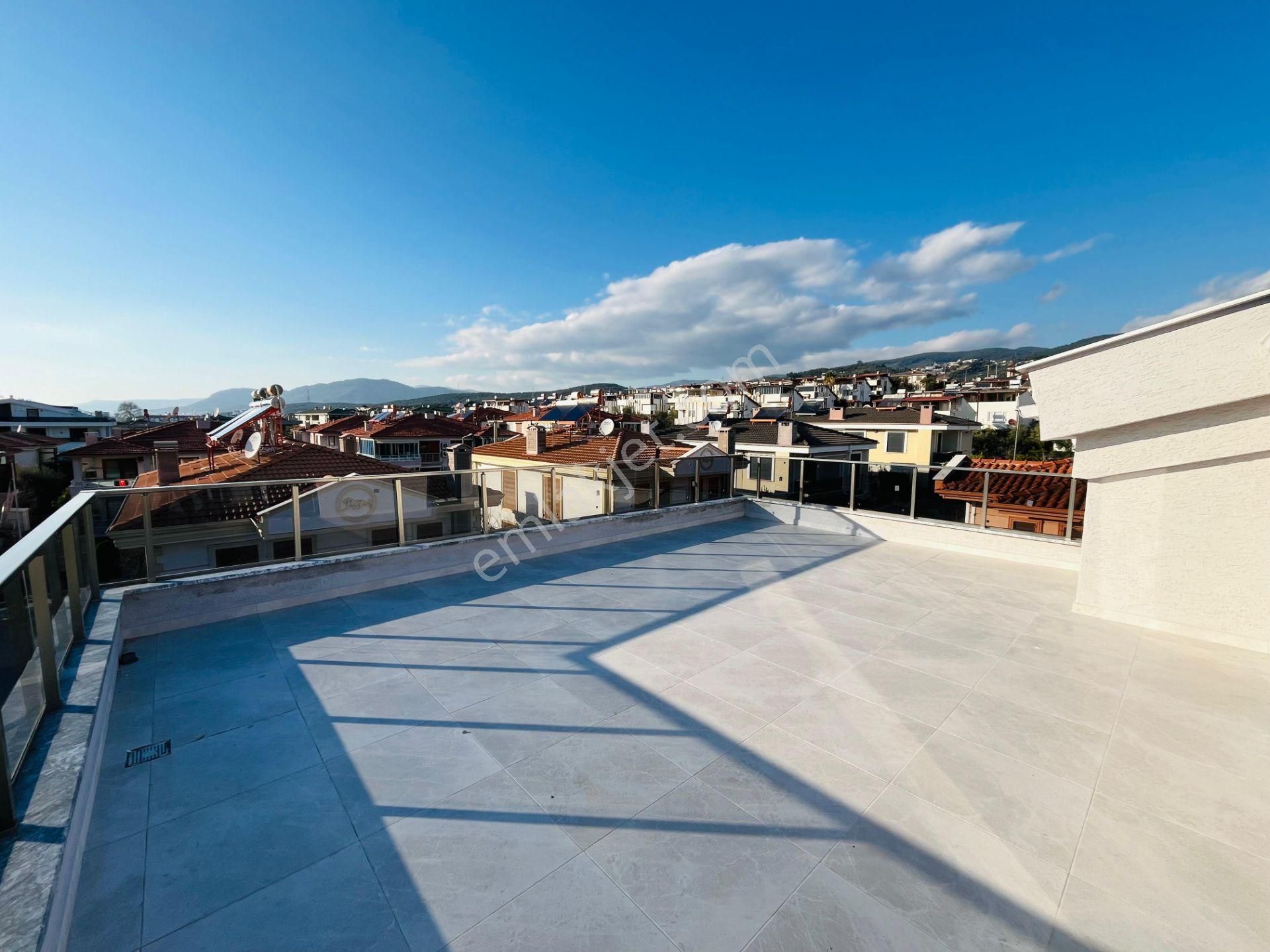 Altınoluk Narlı Bölgesinde Denize 300 Metre 4+1 Bahçeli Yerden Isıtmalı Sıfır Triblex Villa - Görsel 33