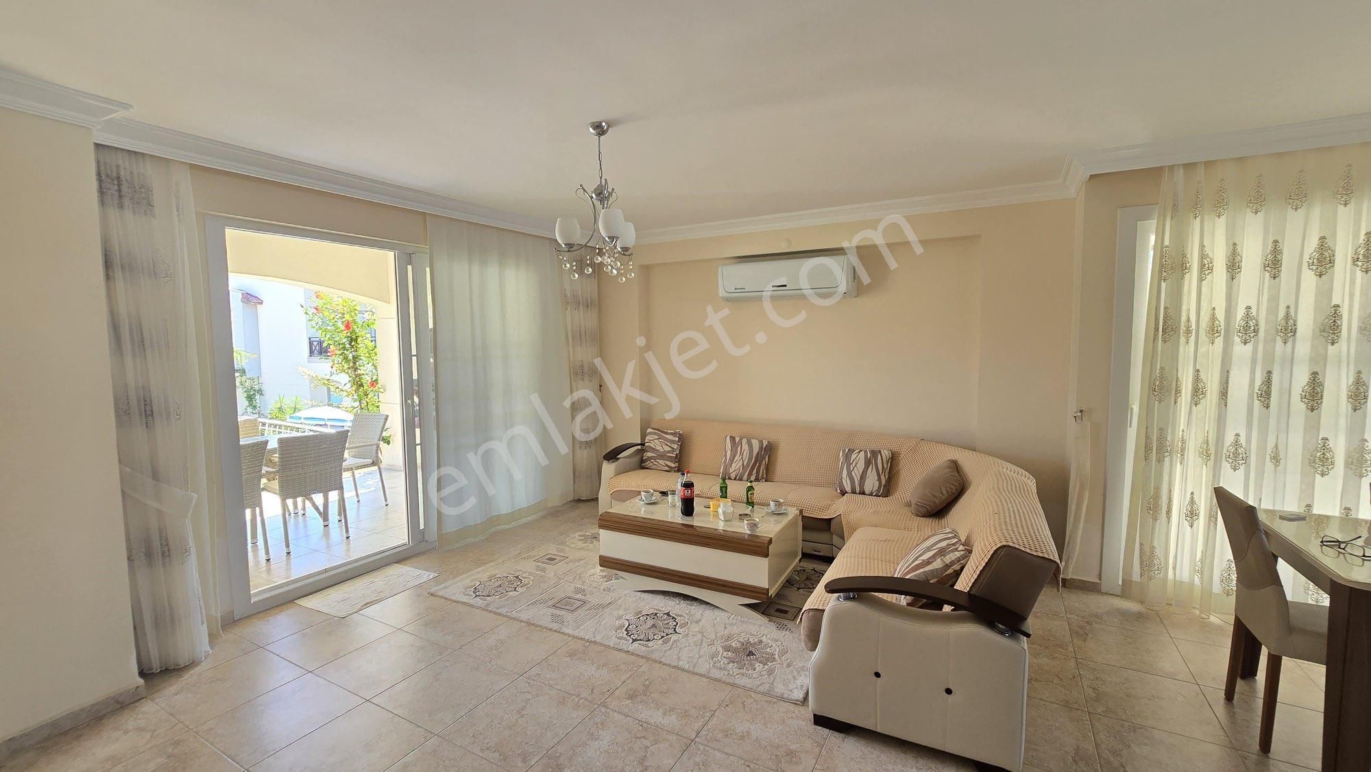 Kuşadası’nda Havuzlu Sitede Satılık Villa - Görsel 8