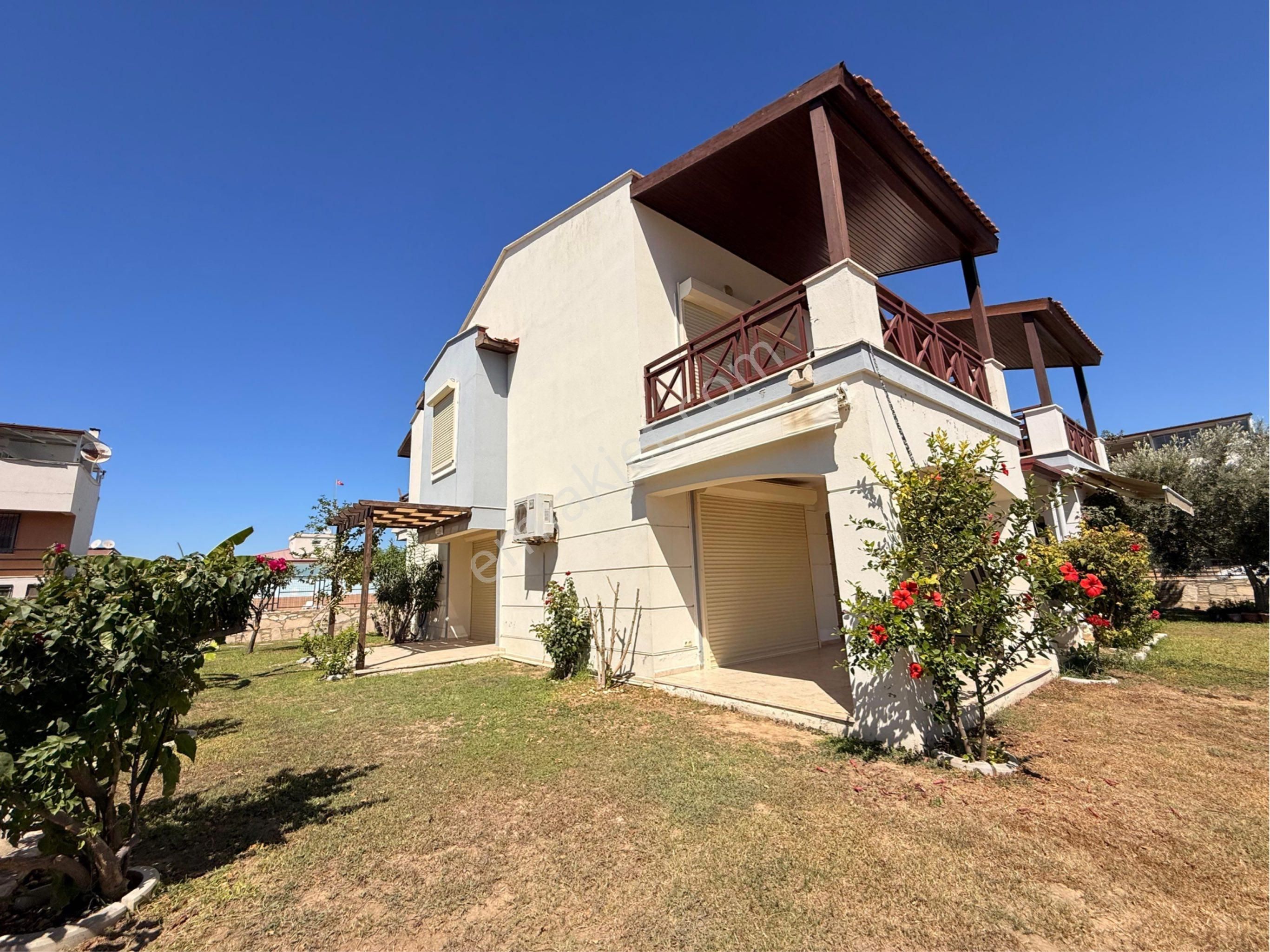 Kuşadası’nda Havuzlu Sitede Satılık Villa - Görsel 4