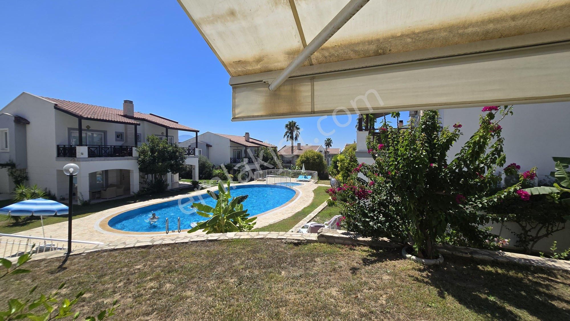 Kuşadası’nda Havuzlu Sitede Satılık Villa - Görsel 9