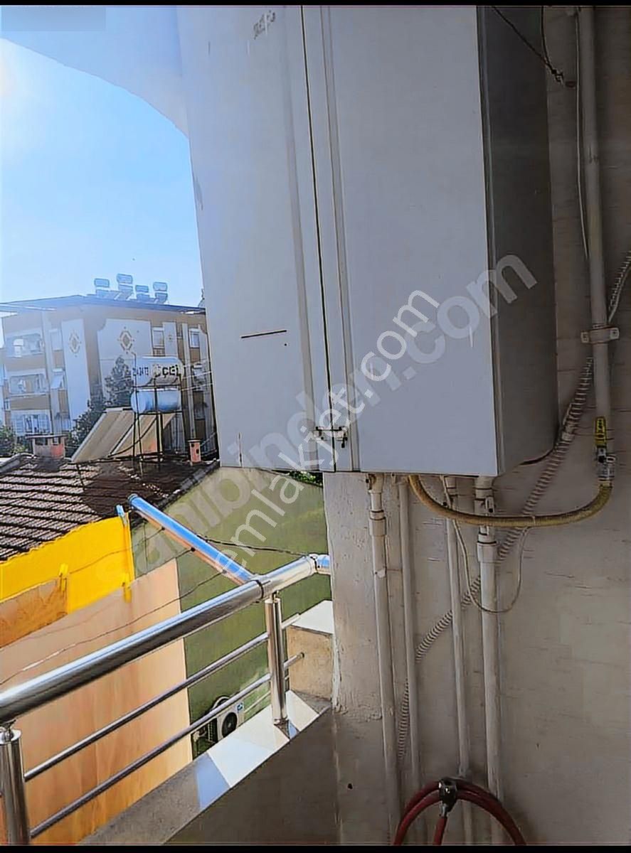 100.yıl Evlerinde Satılık 3+1 Bakımlı Daire - Görsel 12