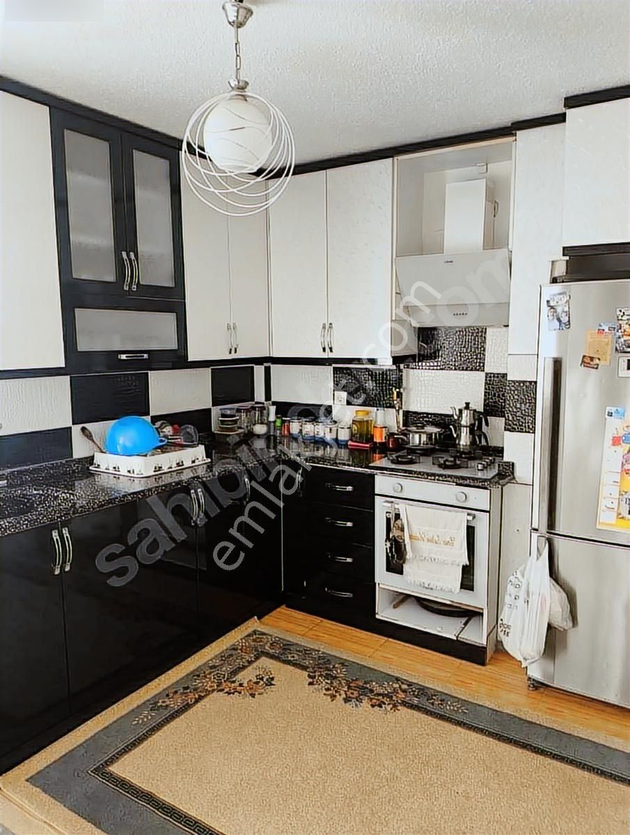 100.yıl Evlerinde Satılık 3+1 Bakımlı Daire - Görsel 5