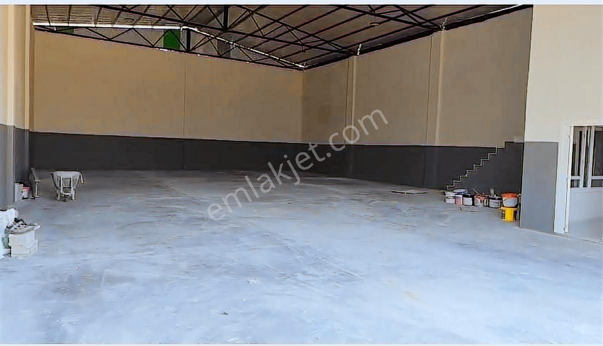 Zorlu Gayrimenkul'den Suluca'da Kiralık 400m2 Depolamaya Uygun - Görsel 3