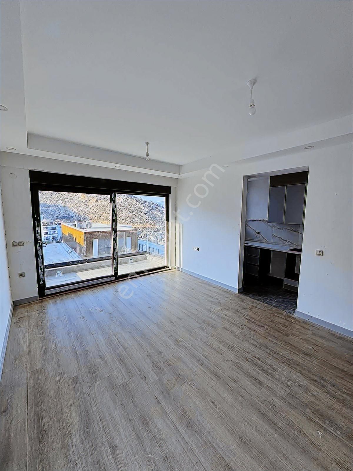 Kayalık Zeminde Ultra Lüks Site İçi Bahçeli 1+1 Satılık Daire - Görsel 9