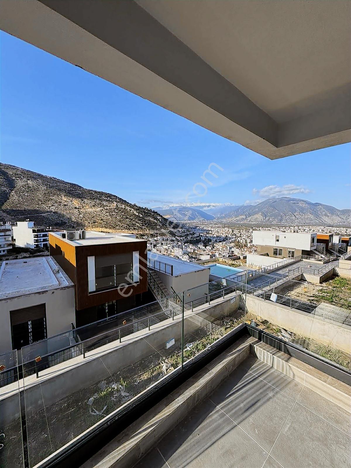Kayalık Zeminde Ultra Lüks Site İçi Bahçeli 1+1 Satılık Daire - Görsel 8