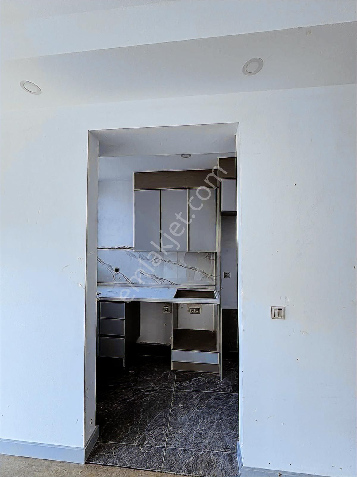 Kayalık Zeminde Ultra Lüks Site İçi Bahçeli 1+1 Satılık Daire - Görsel 19