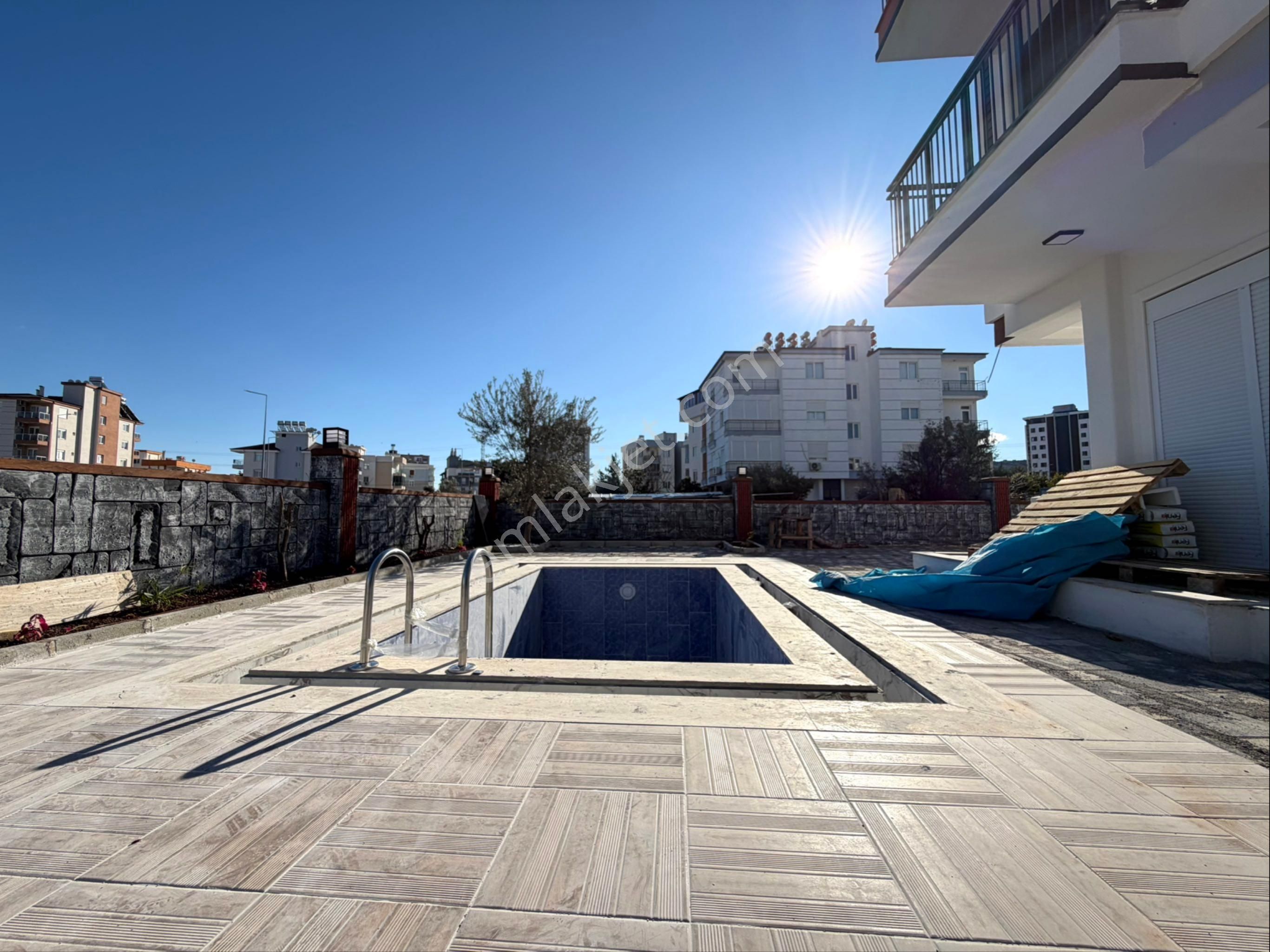 V. Karşıyaka Mah. Havuz Asansör Kat Ve Cephe Seçenekli Daireler - Görsel 28