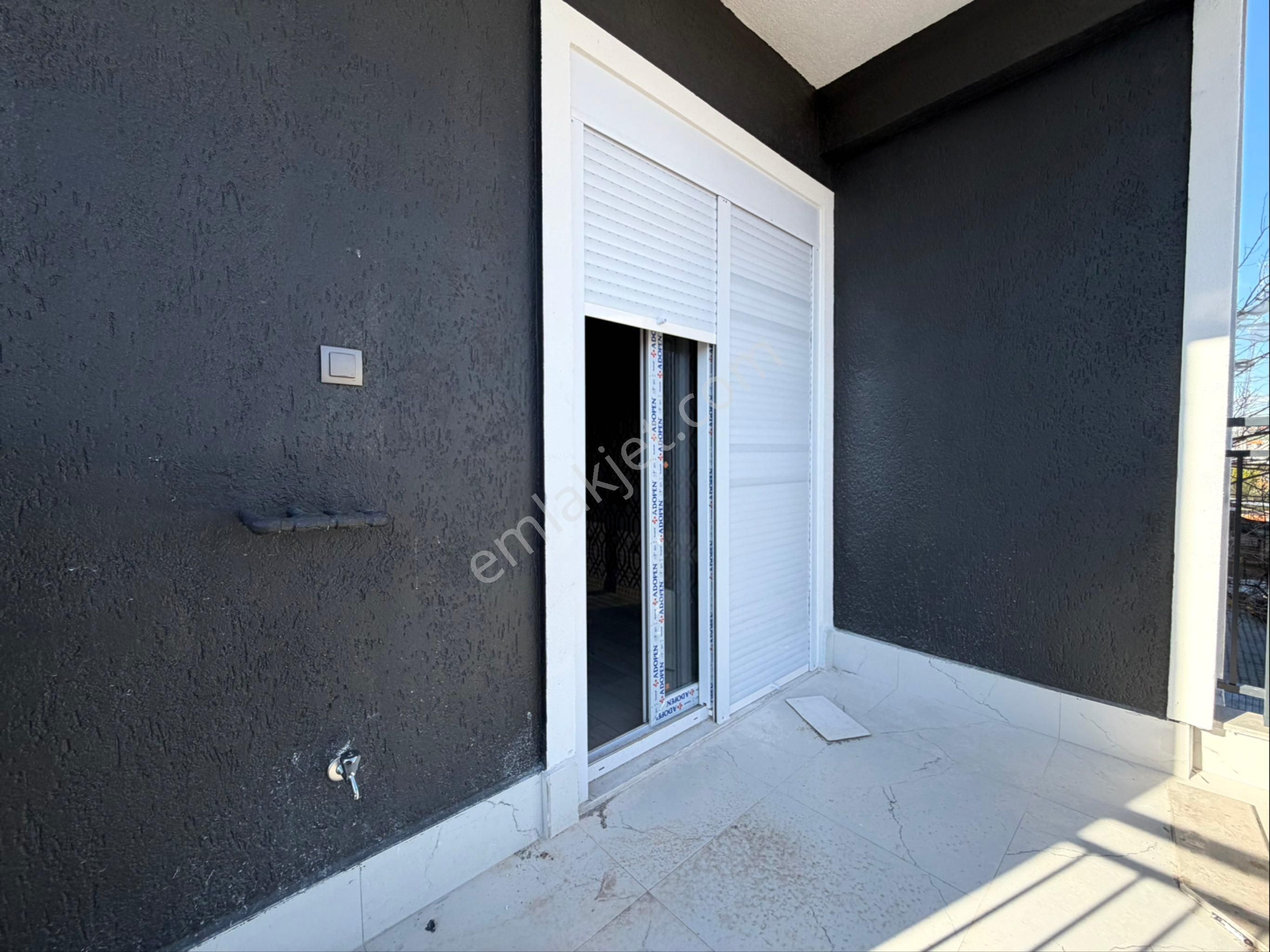 V. Karşıyaka Mah. Havuz Asansör Kat Ve Cephe Seçenekli Daireler - Görsel 22