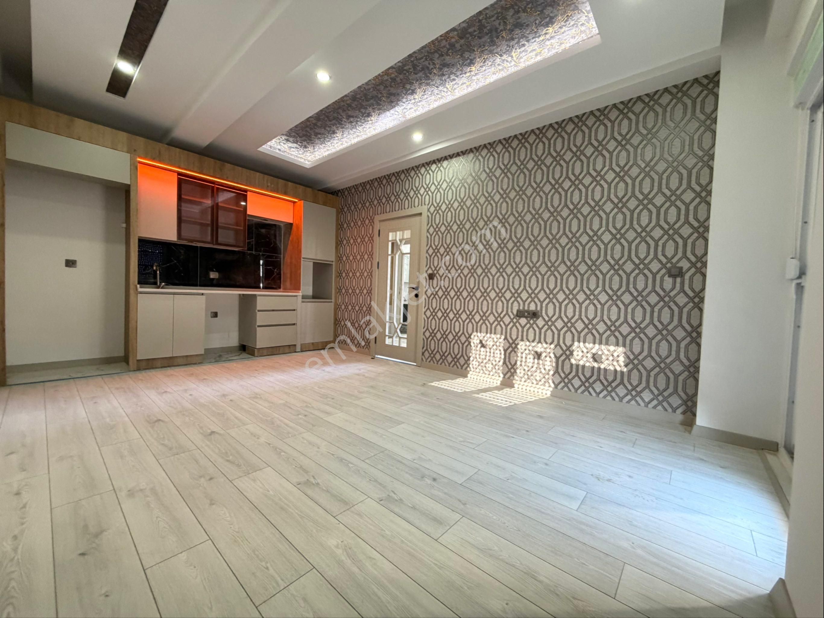 V. Karşıyaka Mah. Havuz Asansör Kat Ve Cephe Seçenekli Daireler - Görsel 2