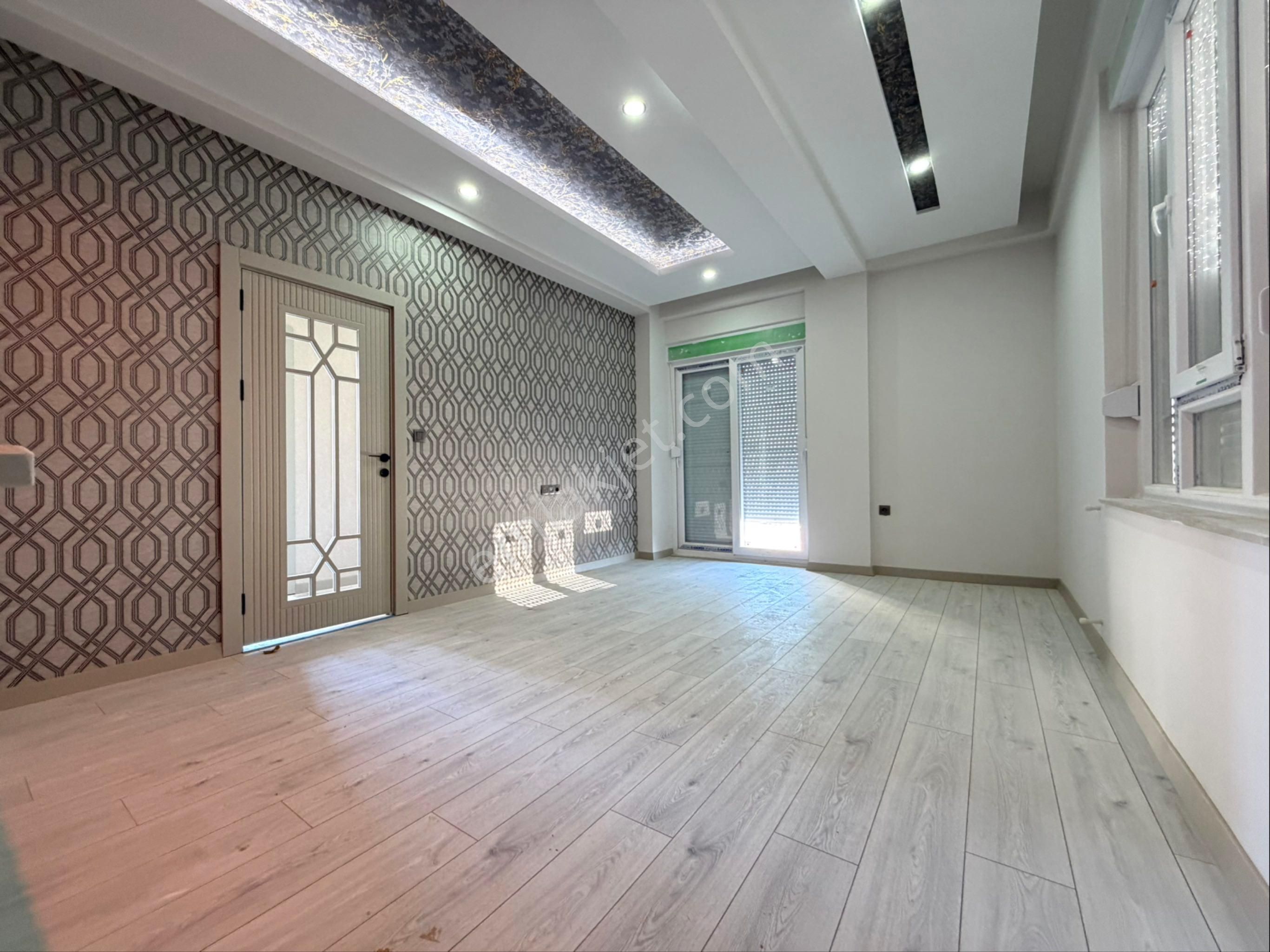 V. Karşıyaka Mah. Havuz Asansör Kat Ve Cephe Seçenekli Daireler - Görsel 8