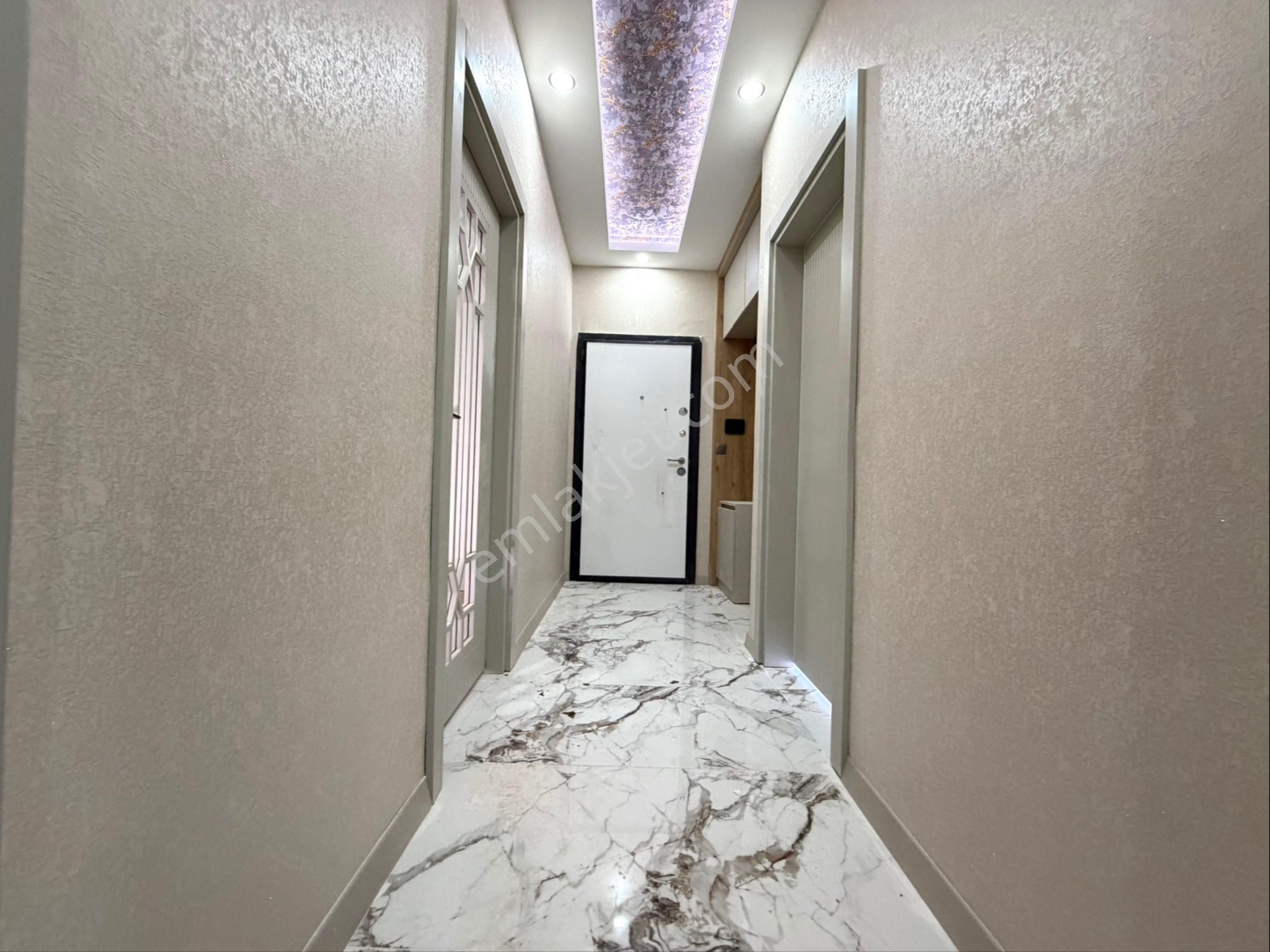 V. Karşıyaka Mah. Havuz Asansör Kat Ve Cephe Seçenekli Daireler - Görsel 18