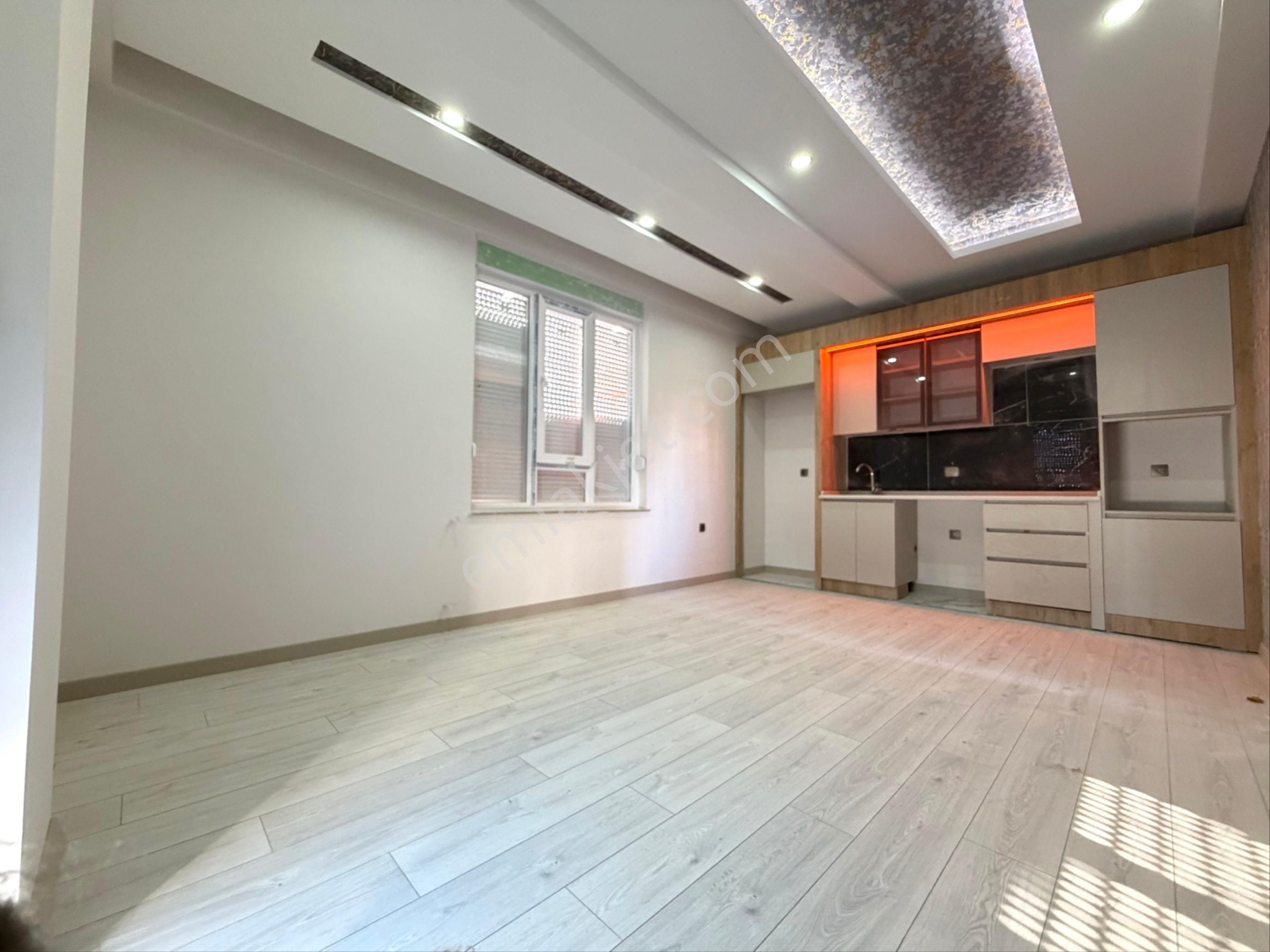 V. Karşıyaka Mah. Havuz Asansör Kat Ve Cephe Seçenekli Daireler - Görsel 3