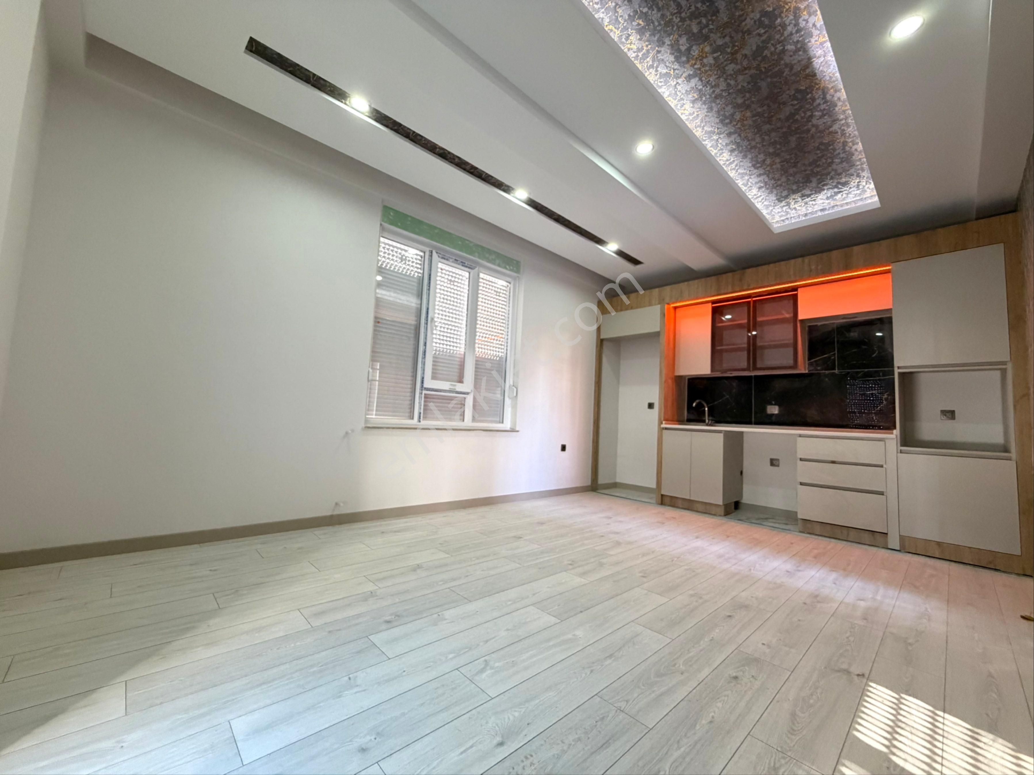 V. Karşıyaka Mah. Havuz Asansör Kat Ve Cephe Seçenekli Daireler - Görsel 4