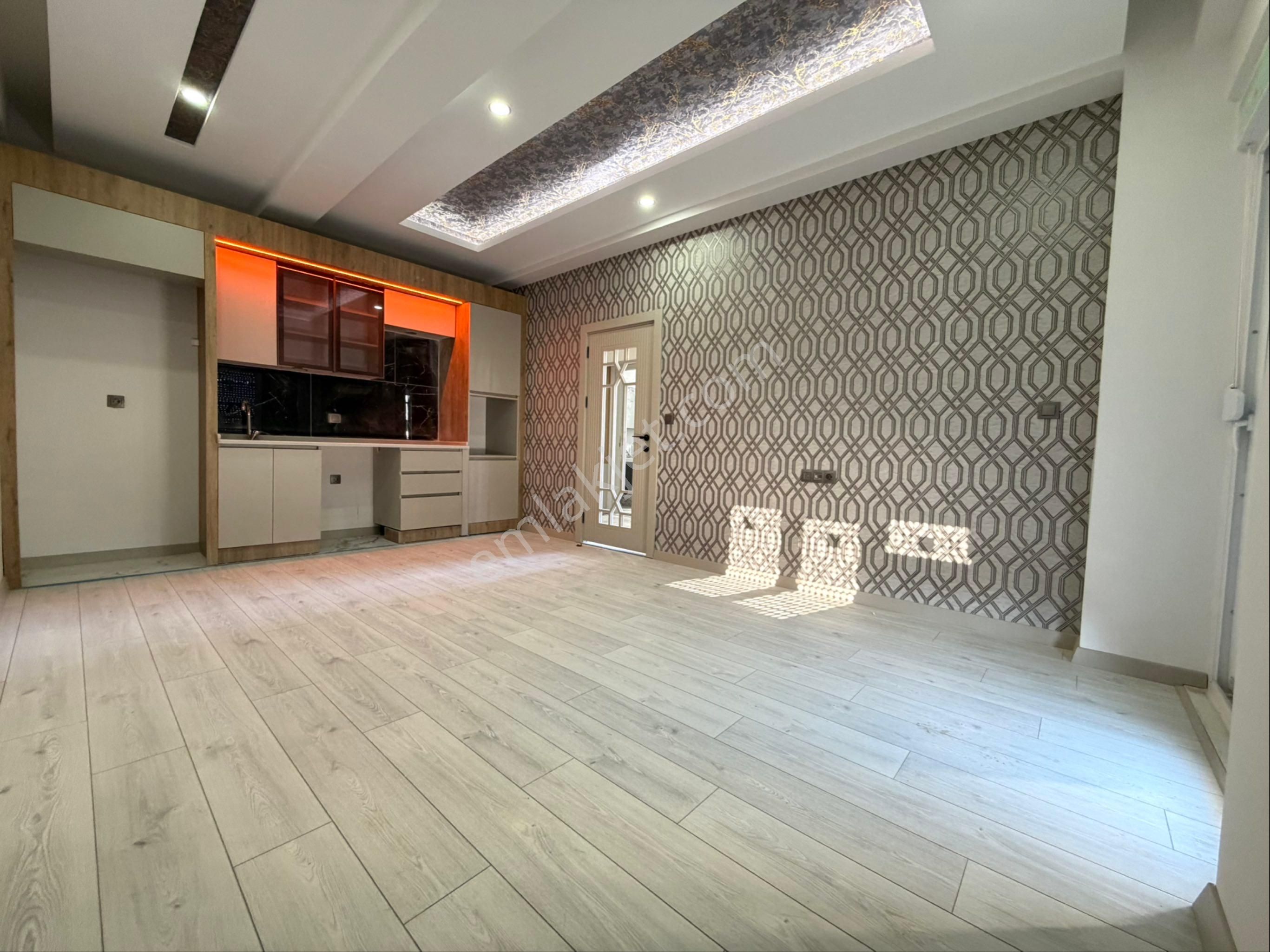 V. Karşıyaka Mah. Havuz Asansör Kat Ve Cephe Seçenekli Daireler - Görsel 5