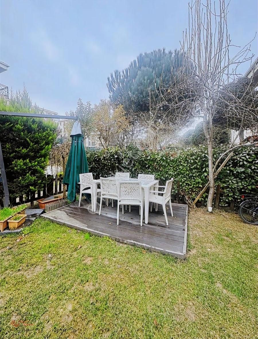 Elit Yaşam Konaklarında Büyük Bahçeli Satılık Villa - Görsel 28