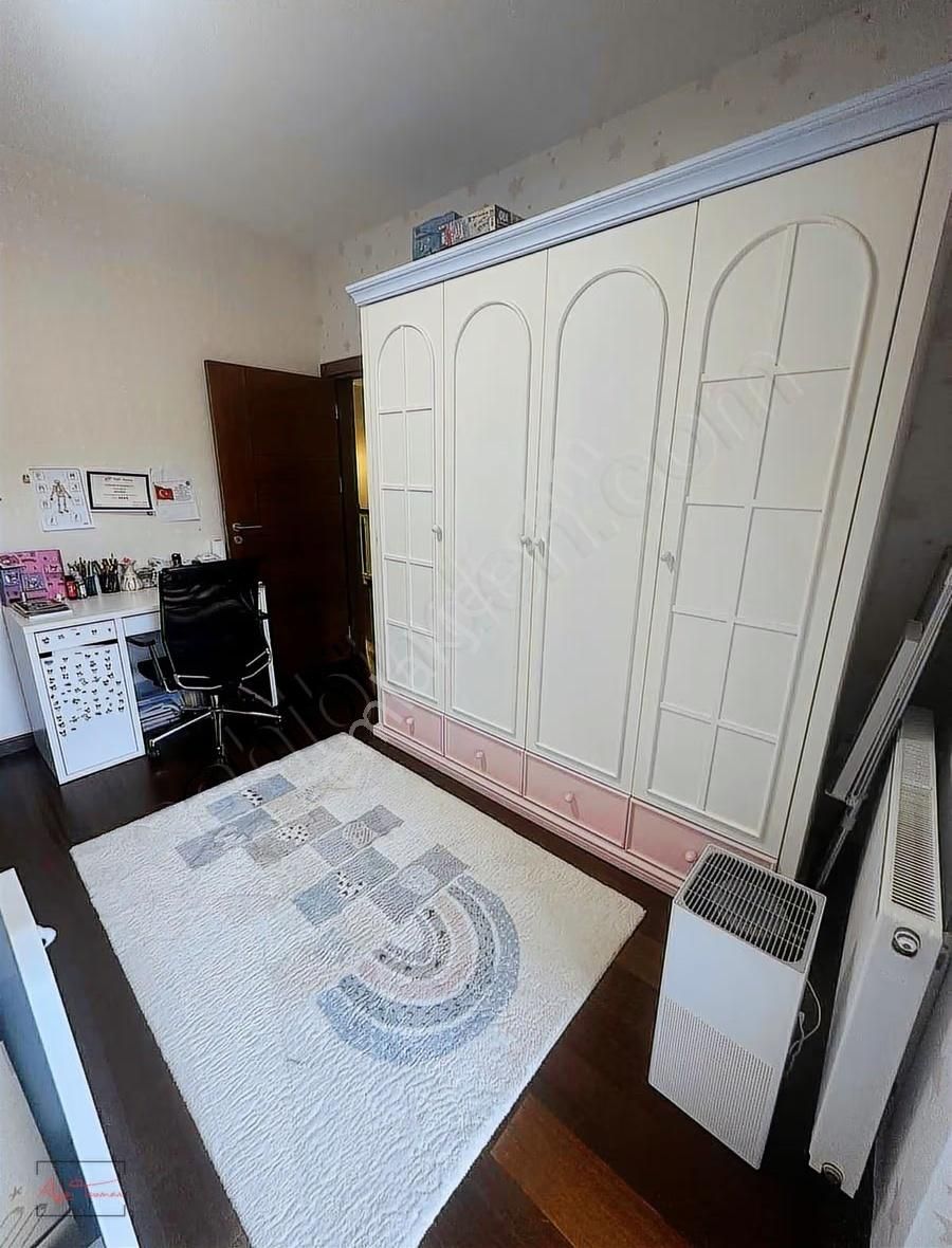 Elit Yaşam Konaklarında Büyük Bahçeli Satılık Villa - Görsel 13