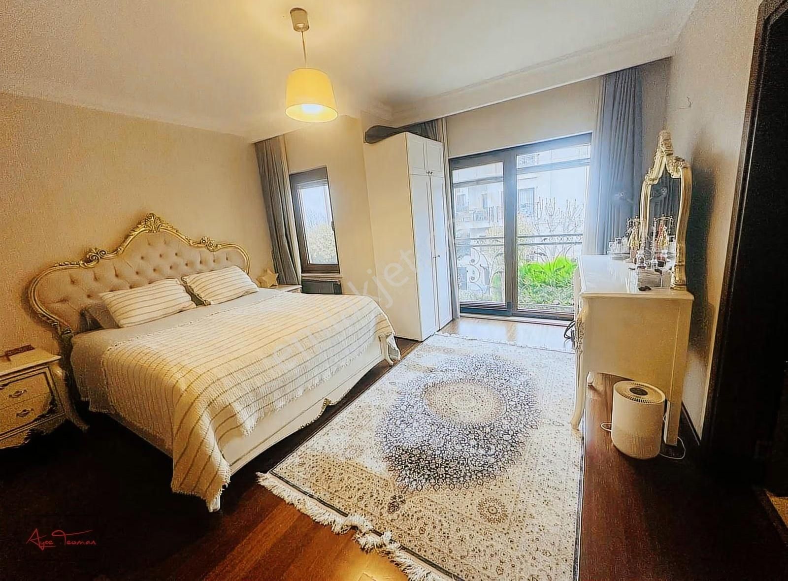 Elit Yaşam Konaklarında Büyük Bahçeli Satılık Villa - Görsel 12