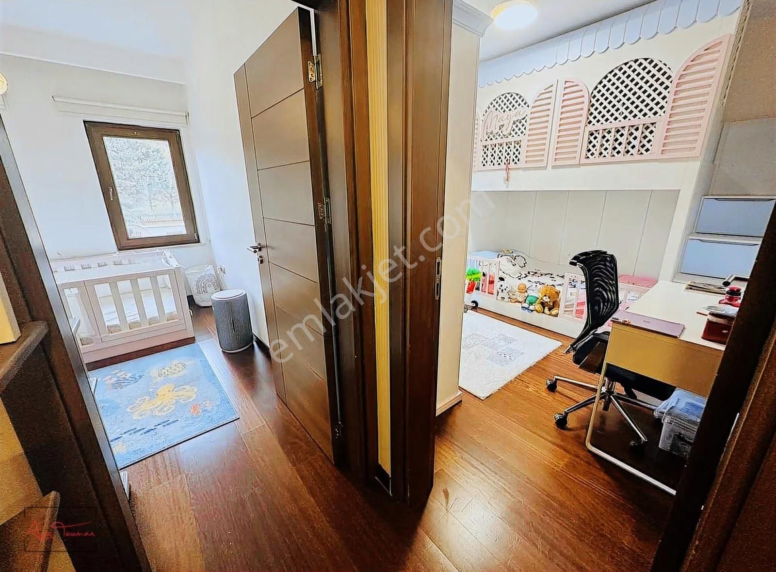 Elit Yaşam Konaklarında Büyük Bahçeli Satılık Villa - Görsel 17