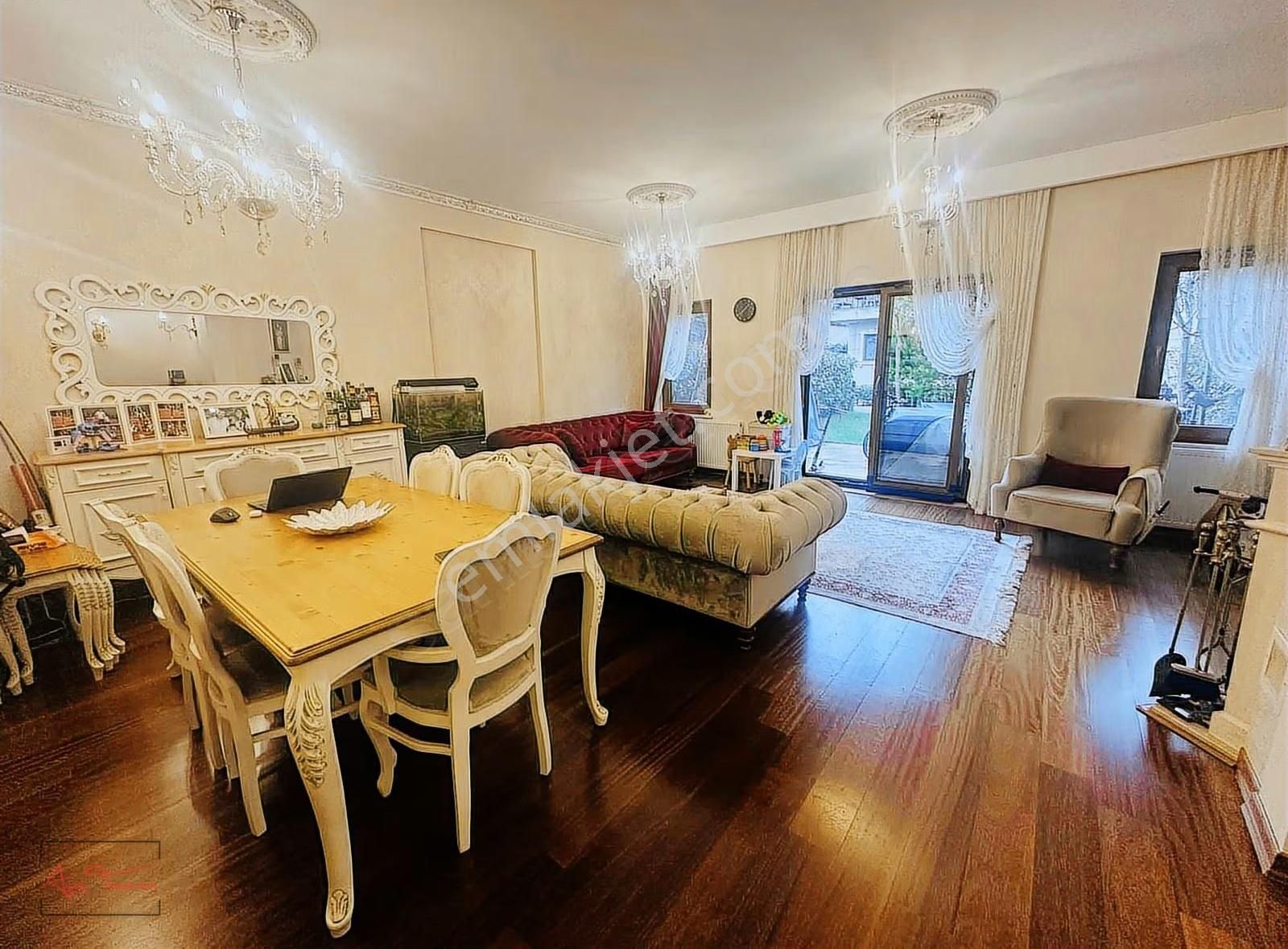 Elit Yaşam Konaklarında Büyük Bahçeli Satılık Villa - Görsel 27