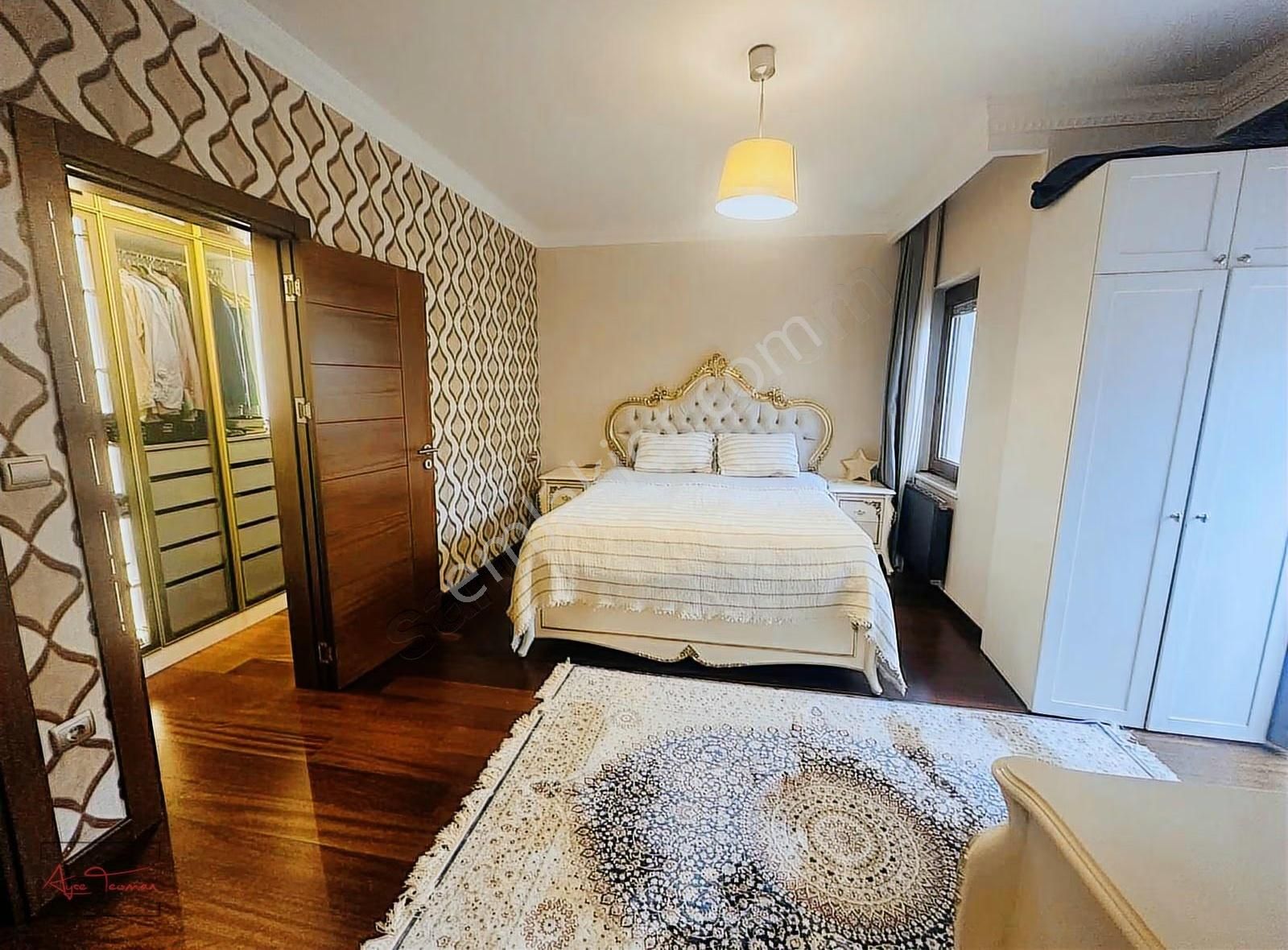 Elit Yaşam Konaklarında Büyük Bahçeli Satılık Villa - Görsel 8