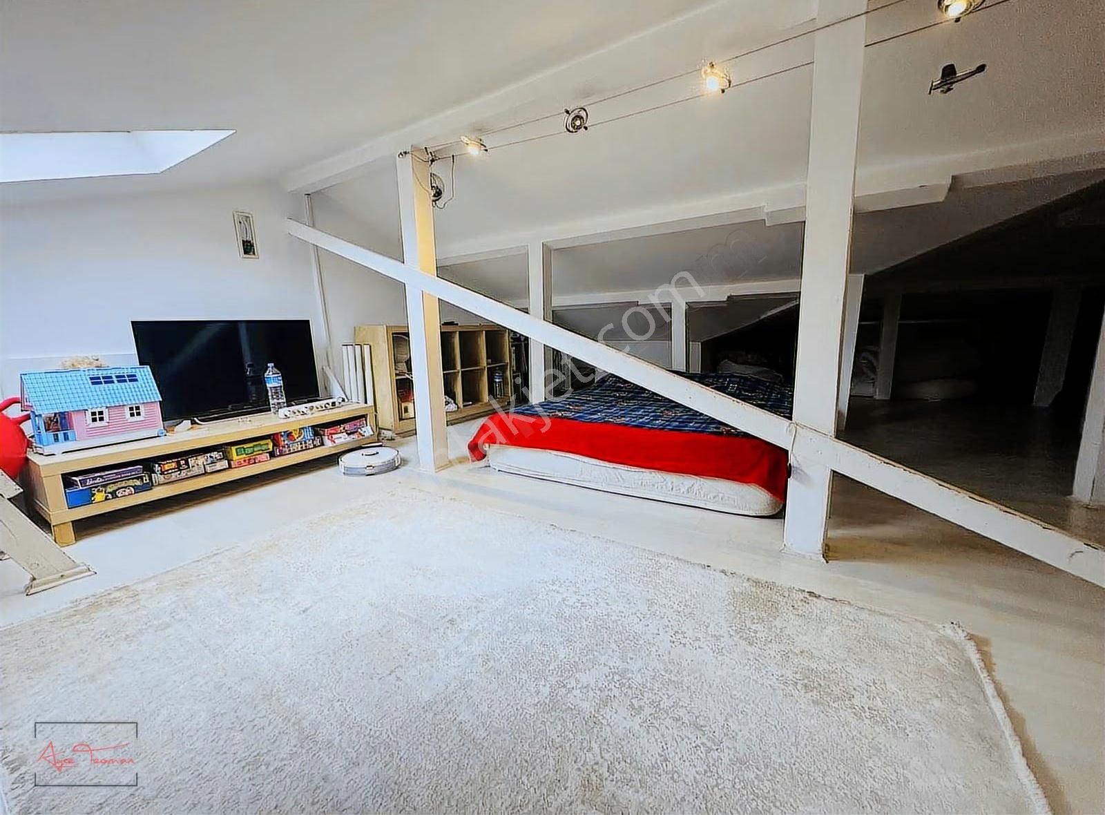 Elit Yaşam Konaklarında Büyük Bahçeli Satılık Villa - Görsel 33