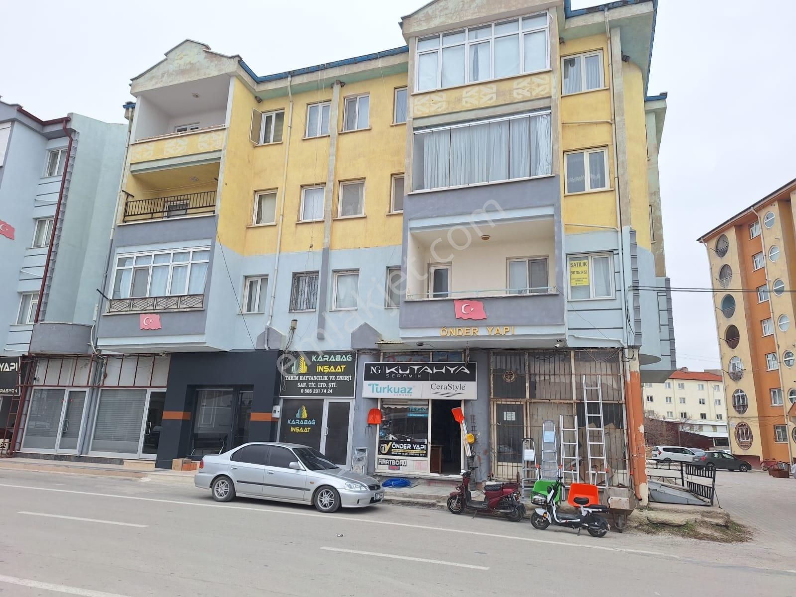 Yaman'dan Bolvadin Aydınlar Mah. (kaymaz) Satılık 3+1 Daire