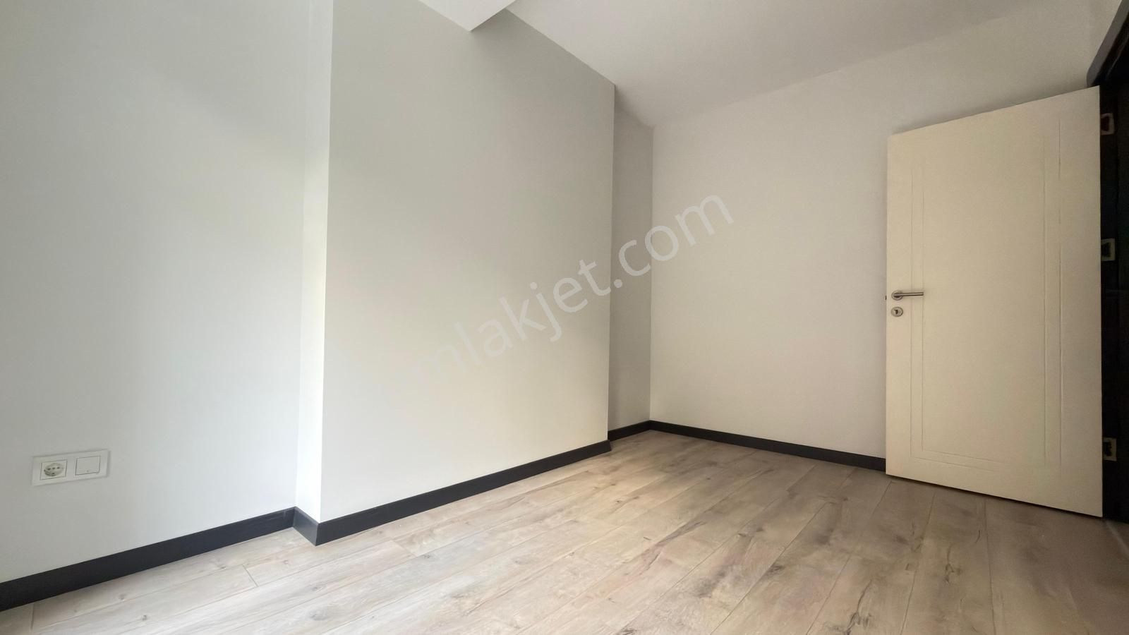 Talatpaşa Mari Vadi Evlerinde 1+1 Satılık Daire Metrobüse 6dk - Görsel 26