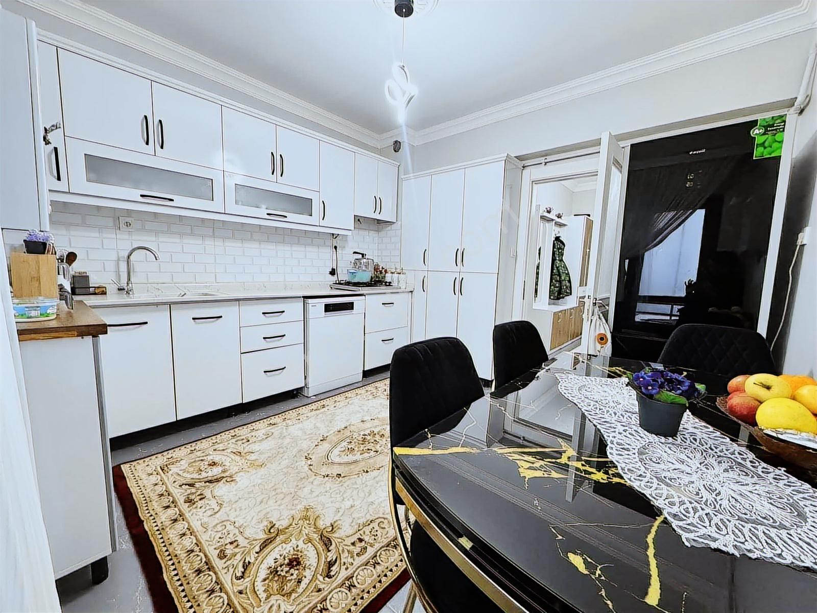 Şentürk Gayrimenkul'den//masrafsız//mantolamalı**3.kat