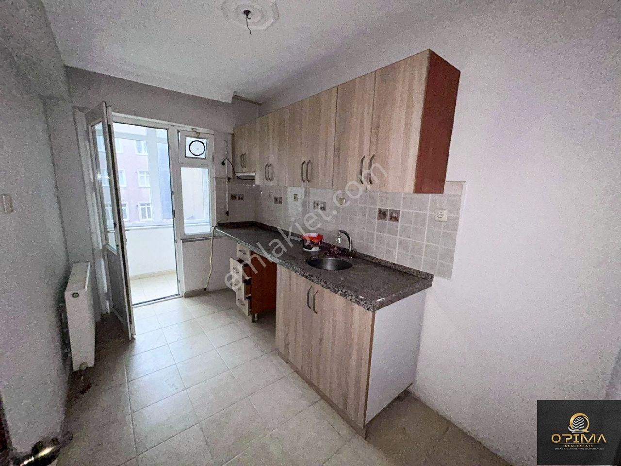 Opima Emlaktan 17 Eylül Mahallesinde Çarşı Merkezde Kiralık 3+1 Daire - Görsel 7