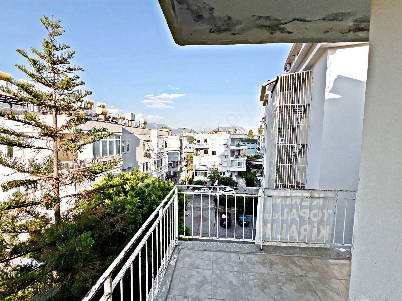 Alanya Merkezde Kiralık 2+1 Ayrı Mutfak Manzaralı Daire - Görsel 25