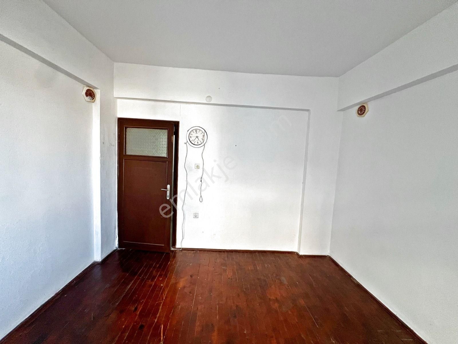 Alanya Merkezde Kiralık 2+1 Ayrı Mutfak Manzaralı Daire - Görsel 10