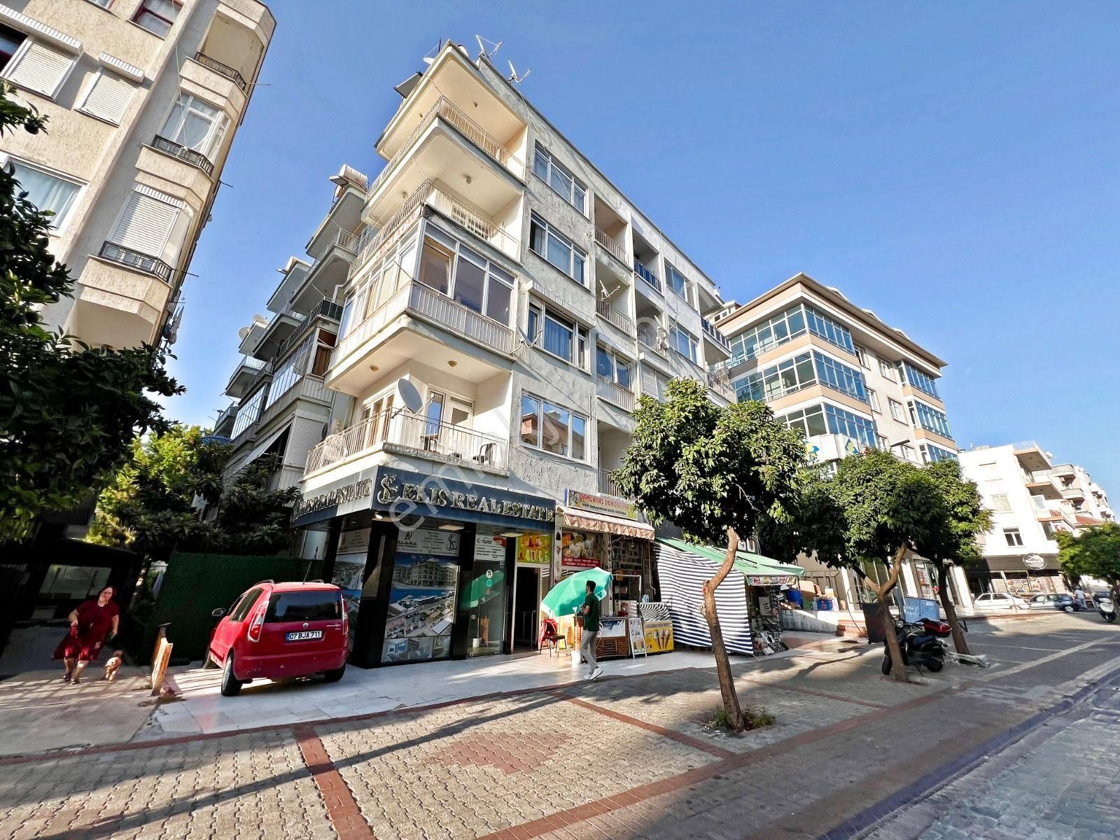 Alanya Merkezde Kiralık 2+1 Ayrı Mutfak Manzaralı Daire - Görsel 31