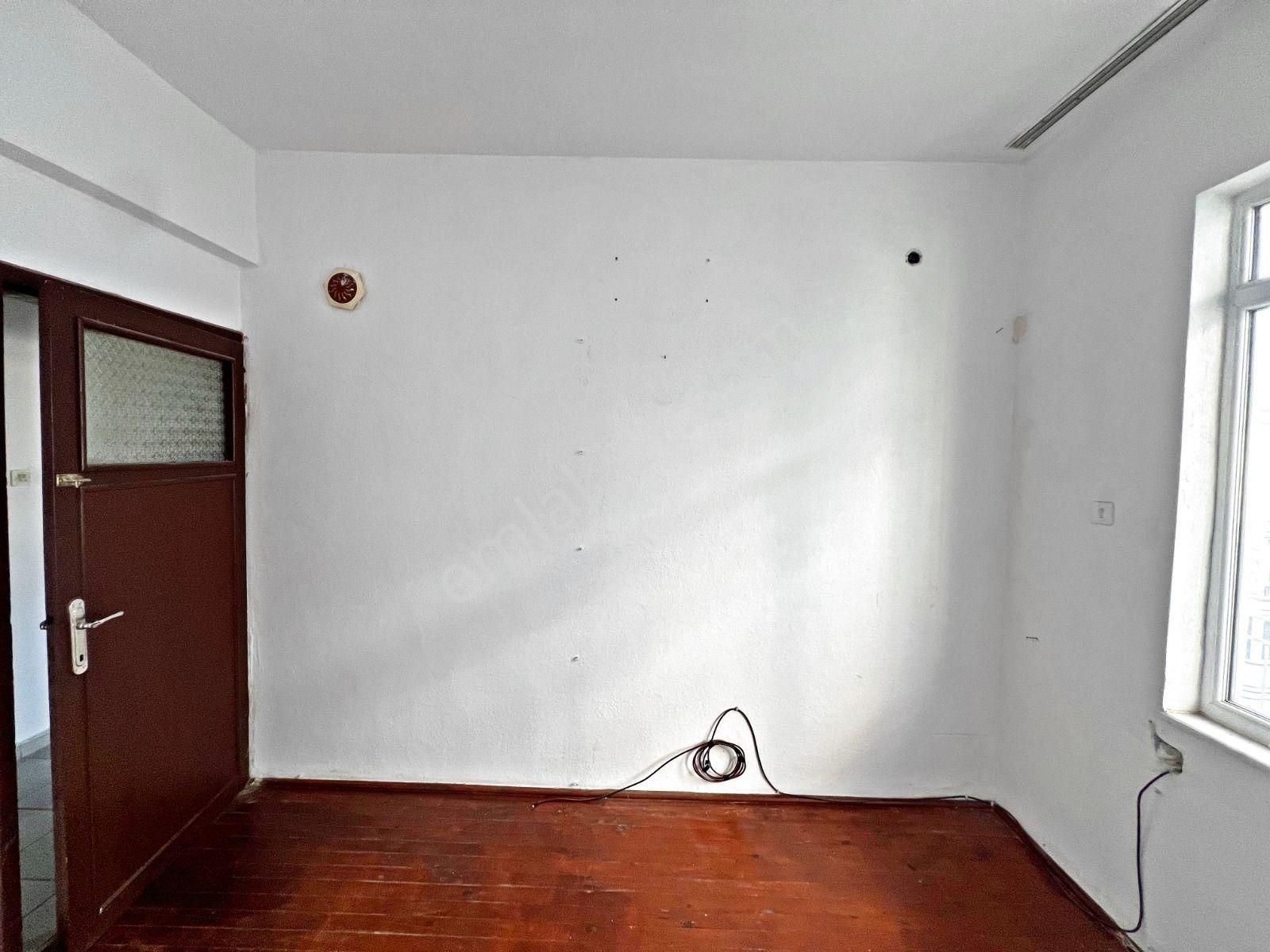 Alanya Merkezde Kiralık 2+1 Ayrı Mutfak Manzaralı Daire - Görsel 13