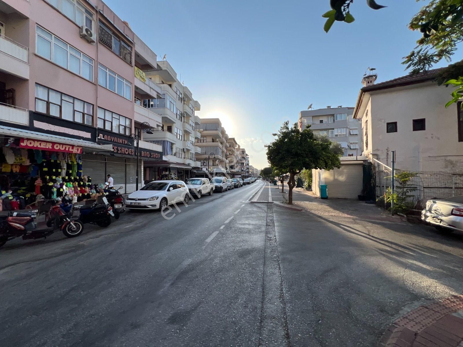 Alanya Merkezde Kiralık 2+1 Ayrı Mutfak Manzaralı Daire - Görsel 34