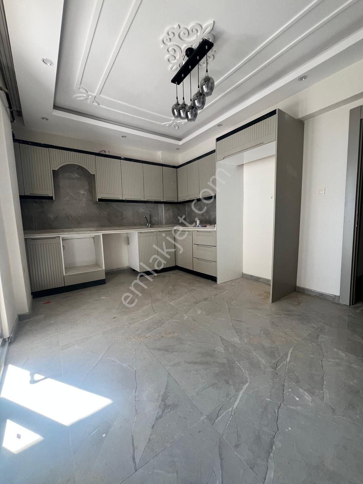 Mavi Emlak Tan Sacır (cüneyt) De Satılık 2+1 Lüks Daire 3.050.000 Tl - Görsel 3