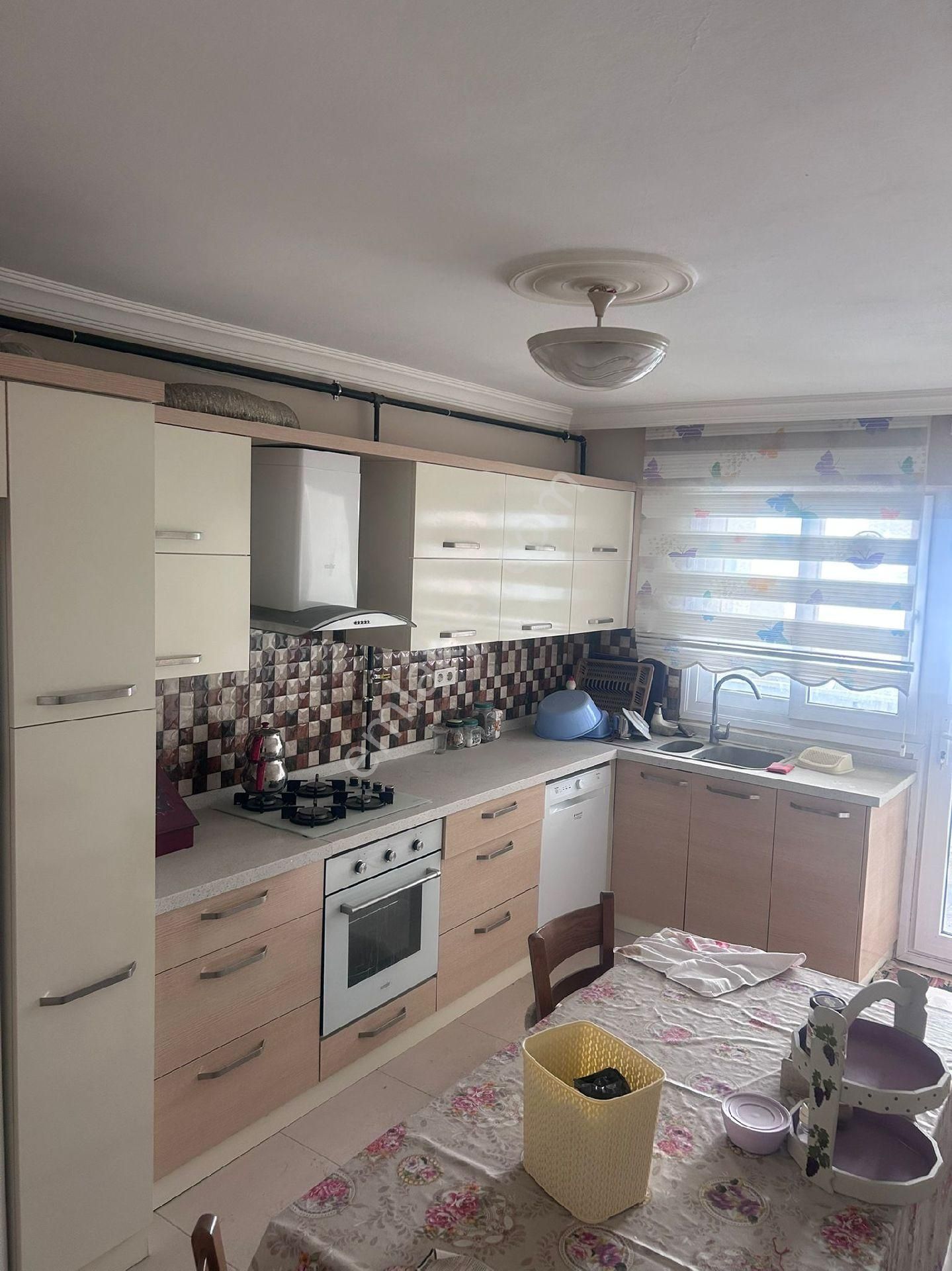 Çarşı Merkezi'nde Satılık Full Tadilatlı Geniş Ve Ferah 3+1 Daire - Görsel 5