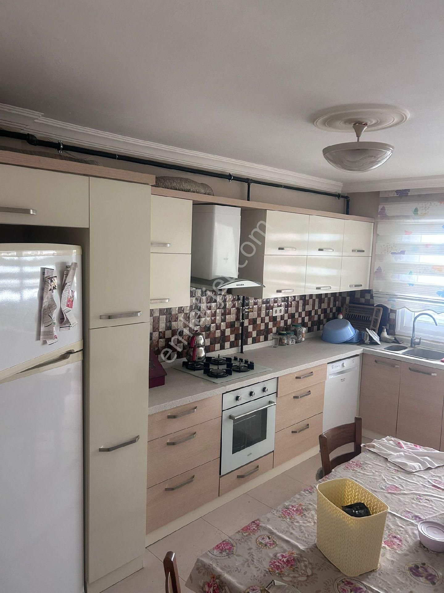 Çarşı Merkezi'nde Satılık Full Tadilatlı Geniş Ve Ferah 3+1 Daire - Görsel 4