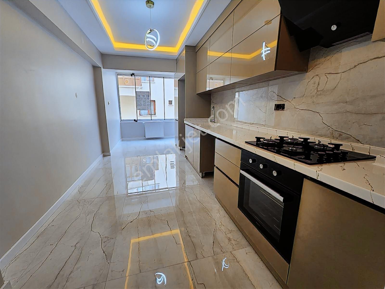 Yenimahalle'de Antares Avm Yakını Full Yapılı Katta Satılık