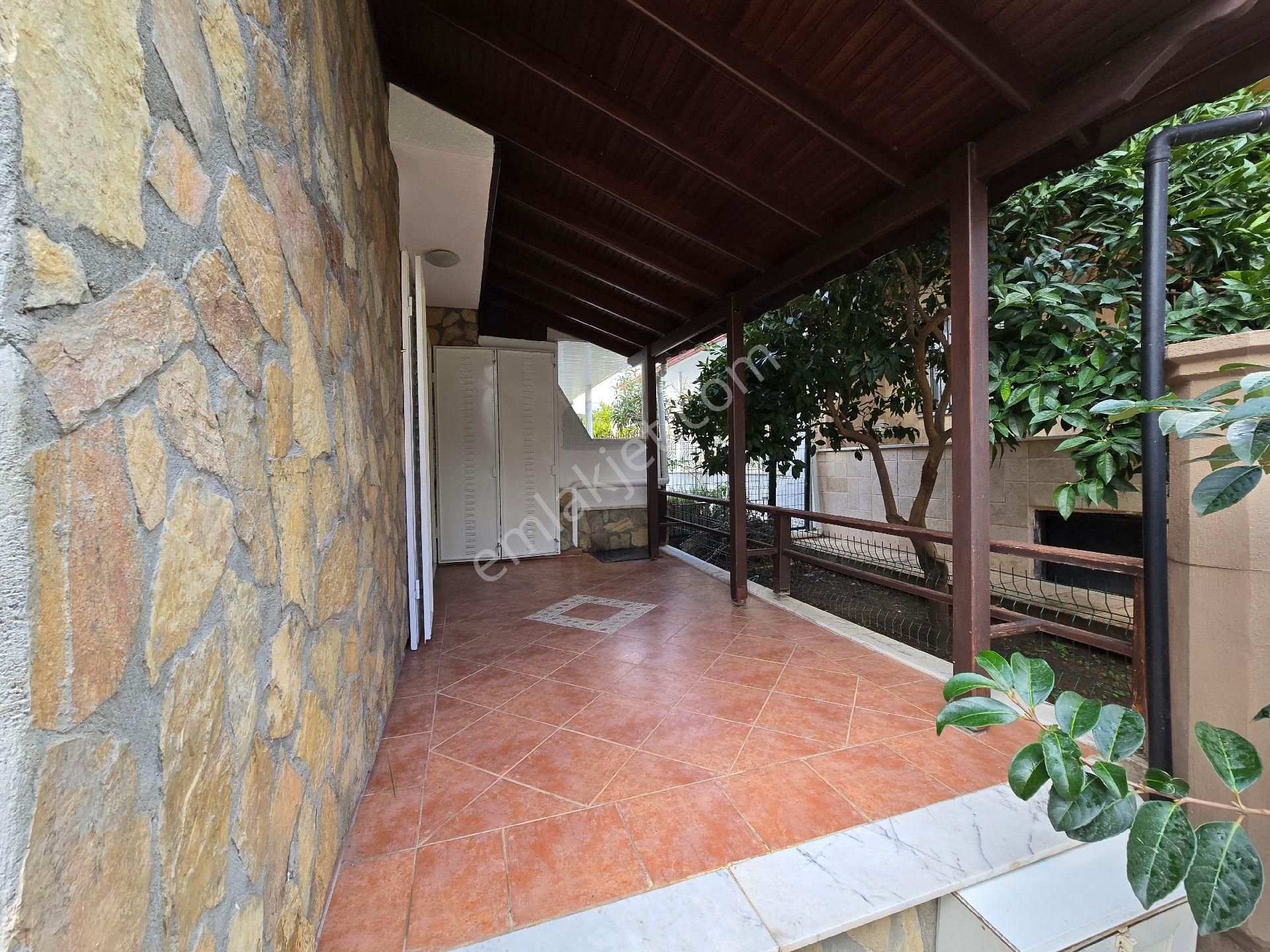 Altınkum'da Satılık Müstakil 3+1 Eşyalı Denize Yakın Geniş Teraslı Villa - Görsel 3