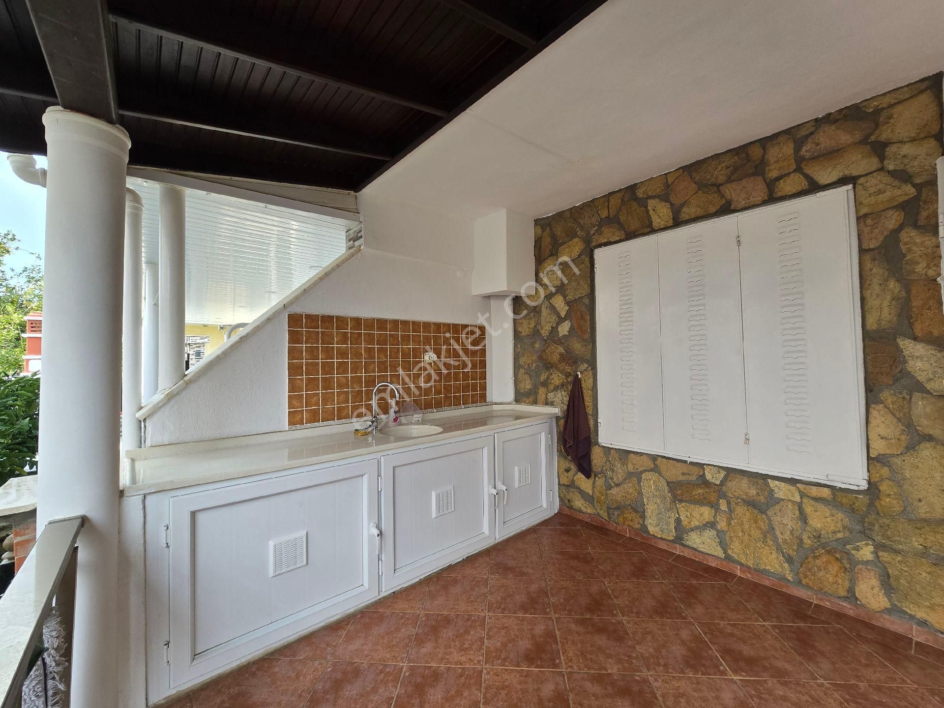 Altınkum'da Satılık Müstakil 3+1 Eşyalı Denize Yakın Geniş Teraslı Villa - Görsel 6