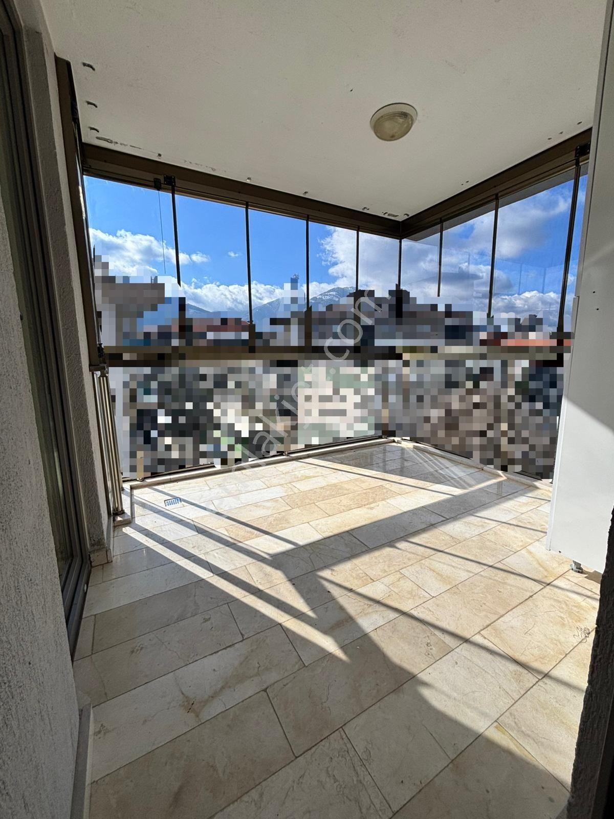 Çakmak'ta Süper Konumlu 5 Yıllık 150m² 3+1 Manzaralı Satılık Daire - Görsel 13