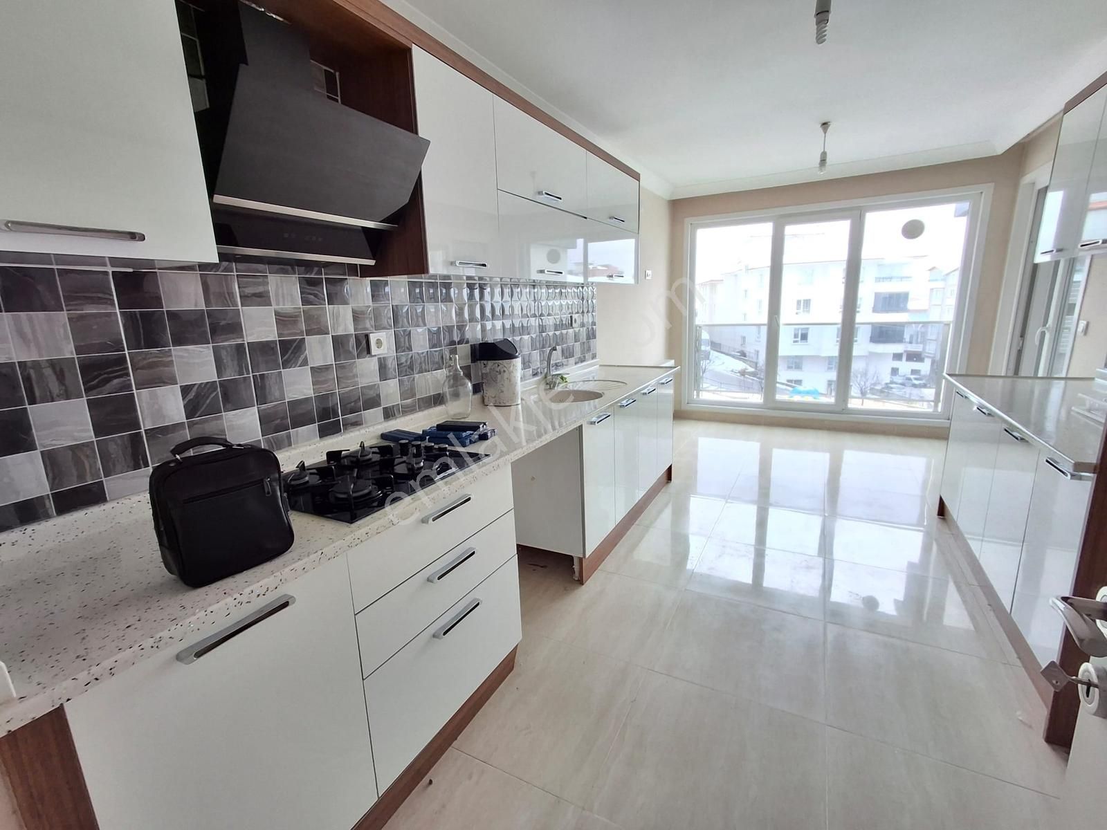 4+1 İki Bloklu Sitede Manzara Teras Balkon 3 Cepheli 180 M Daire - Görsel 20
