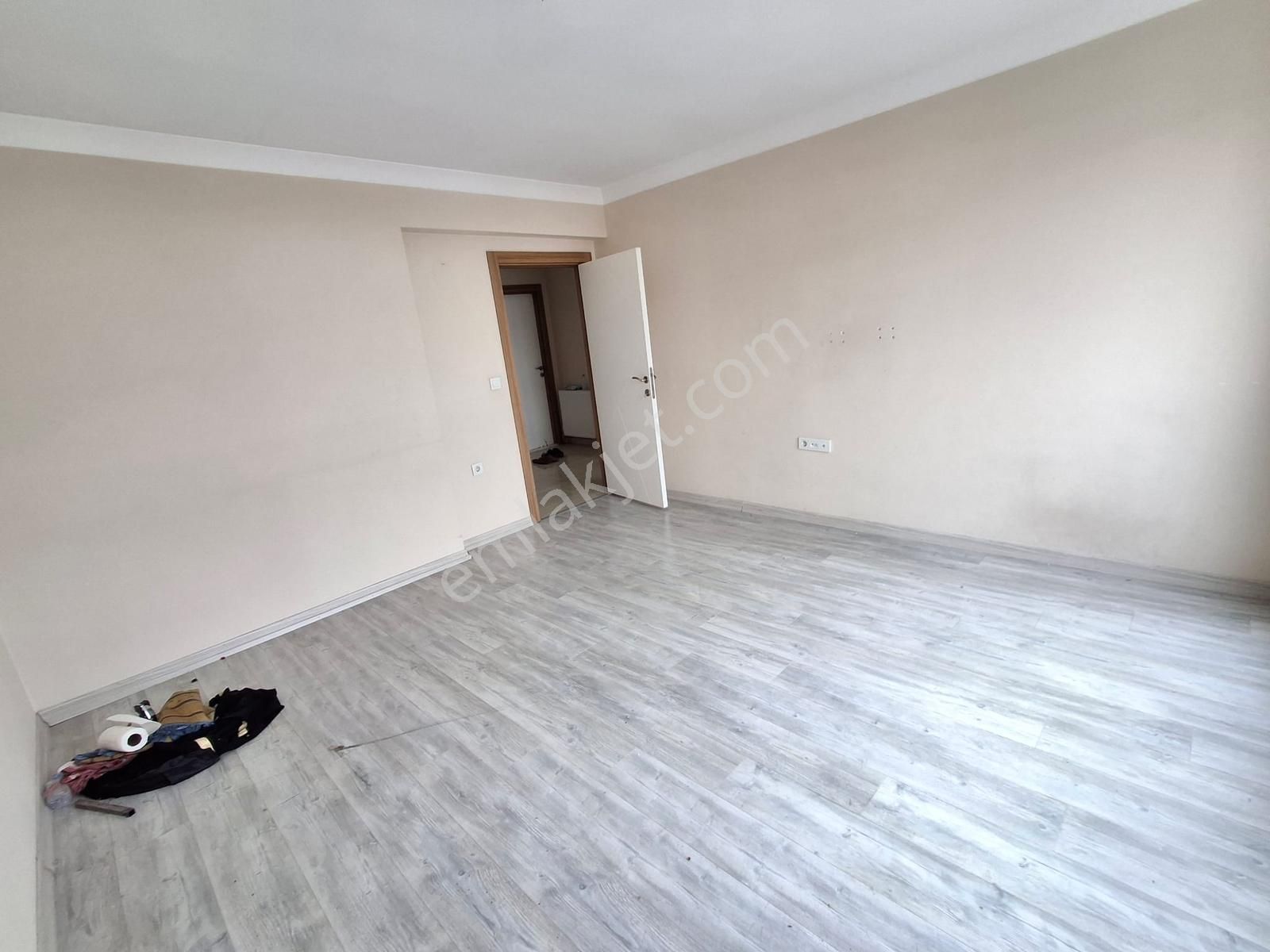 4+1 İki Bloklu Sitede Manzara Teras Balkon 3 Cepheli 180 M Daire - Görsel 11