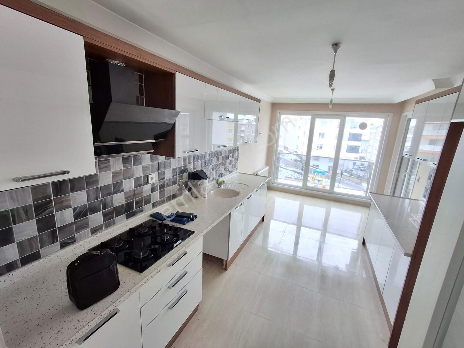 4+1 İki Bloklu Sitede Manzara Teras Balkon 3 Cepheli 180 M Daire - Görsel 26