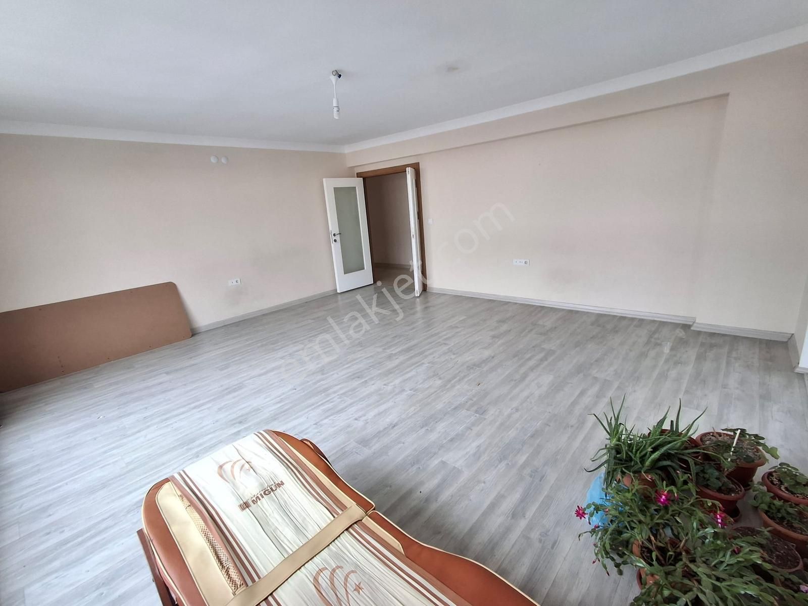 4+1 İki Bloklu Sitede Manzara Teras Balkon 3 Cepheli 180 M Daire - Görsel 34