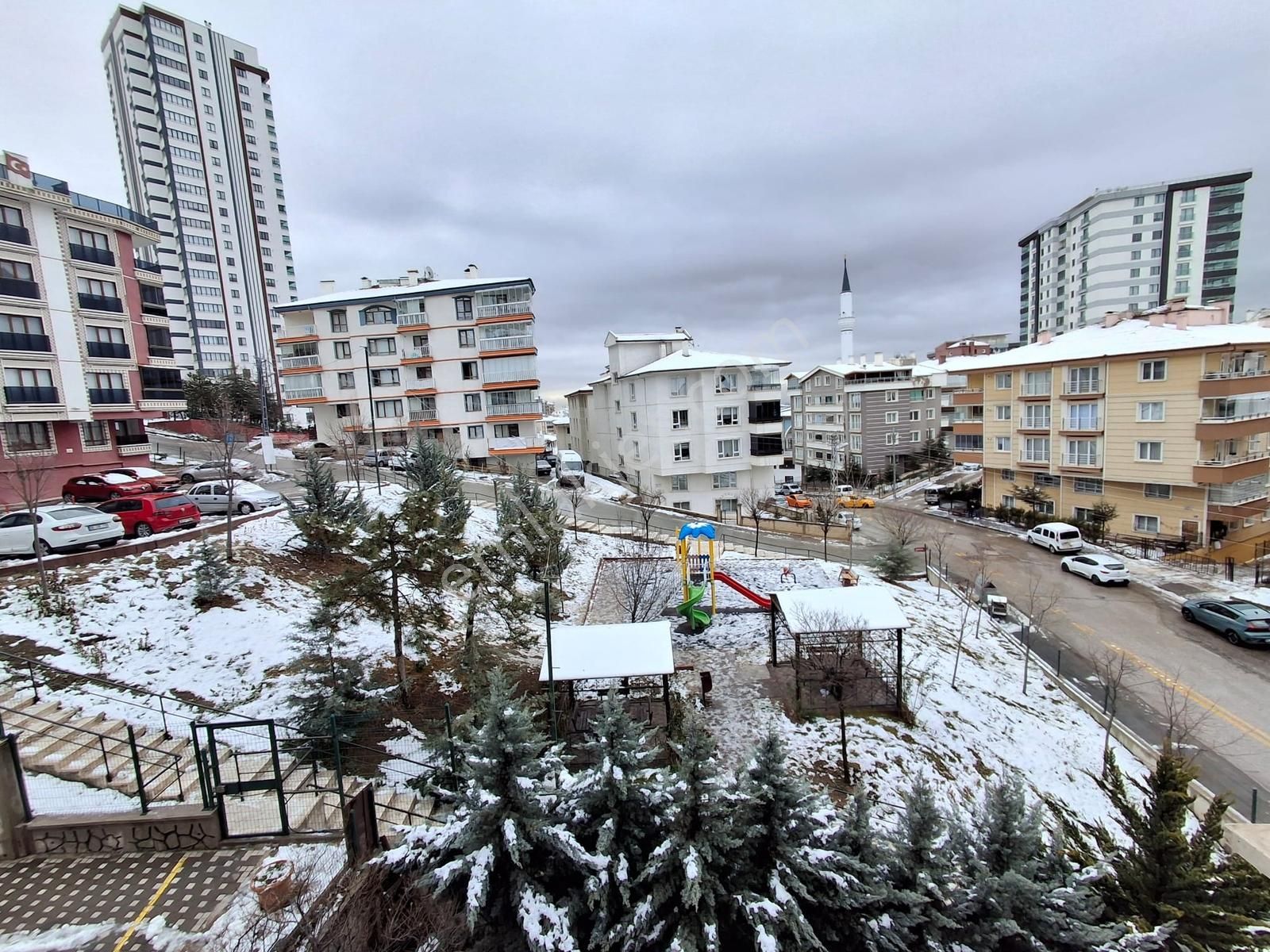 4+1 İki Bloklu Sitede Manzara Teras Balkon 3 Cepheli 180 M Daire - Görsel 35