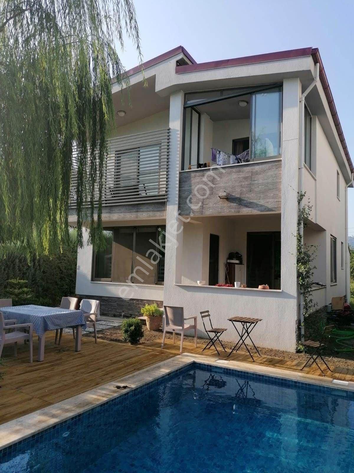 Dalaman Altıntaşta 350m² Arsa İçinde Müstakil Havuzlu 3+1 Dublex Villa