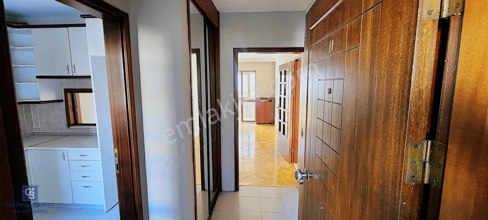 Acıbadem İş Bankası Bloklarında 2+1 Kiralık Daire Net 80m² - Görsel 3