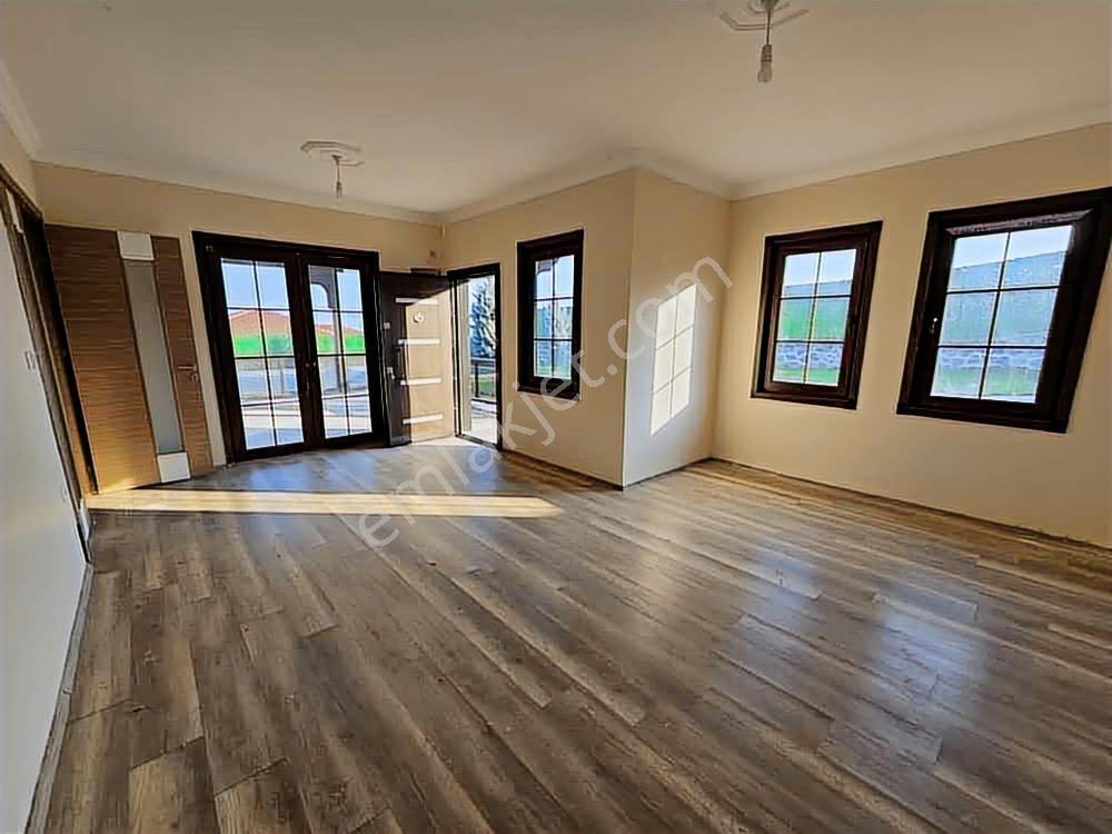 Sapanca Akçayda 953m2 Arsa İçersinde Havuzlu 5+1 Satılık Villa - Görsel 15